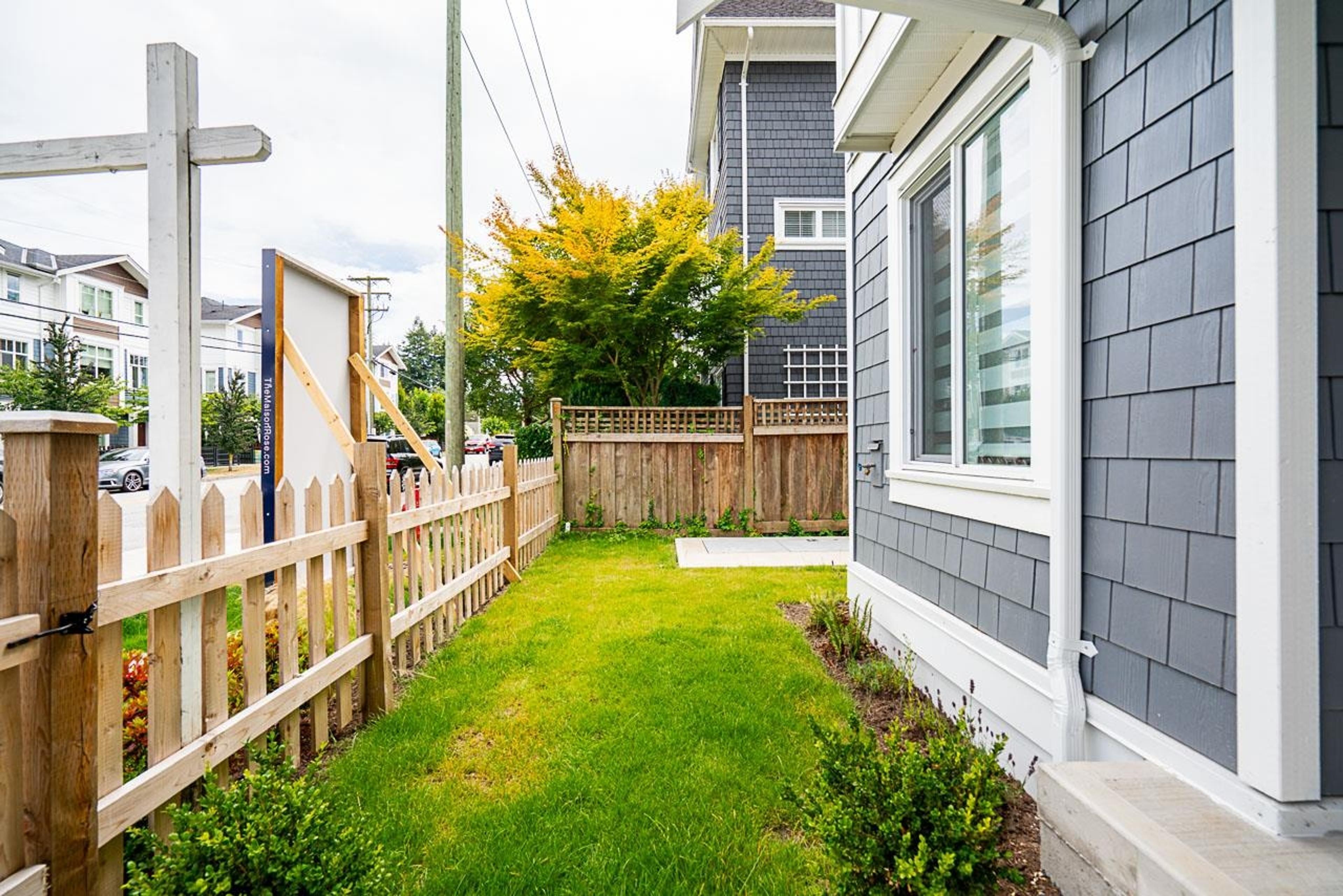 2525 156 Street, Surrey - Exteriors - Photo 2