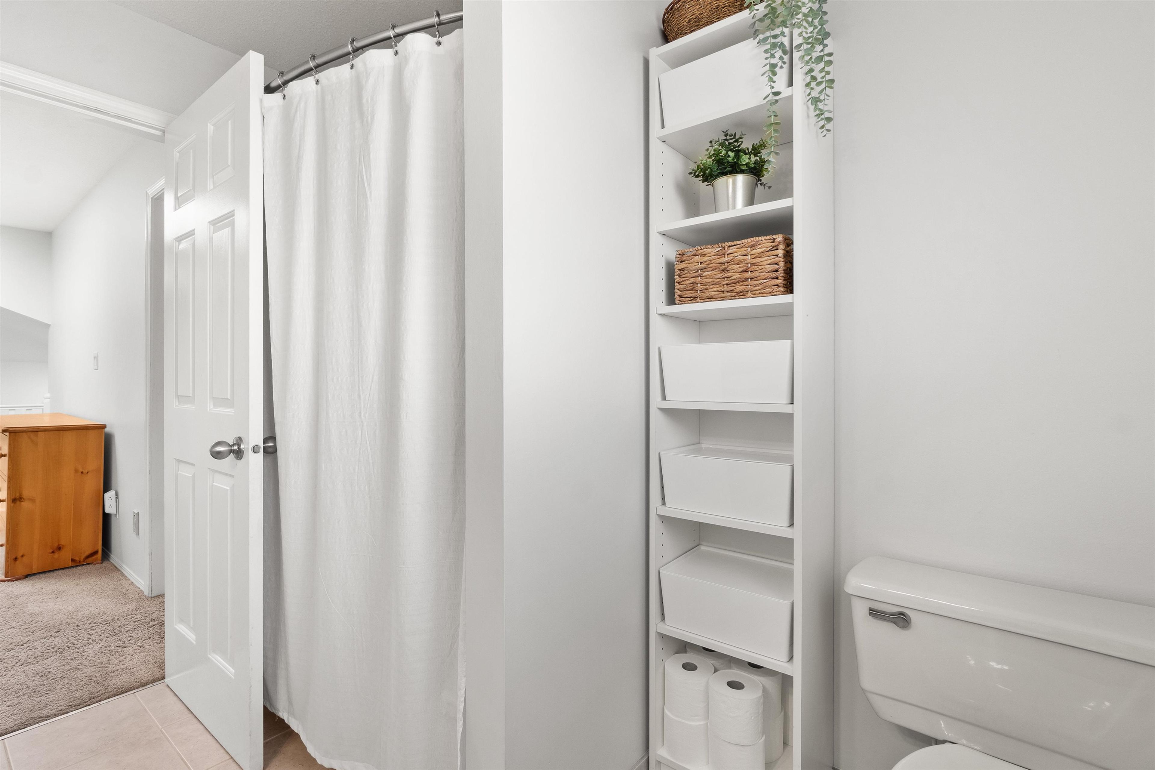 7818 161A STREET - Image 3