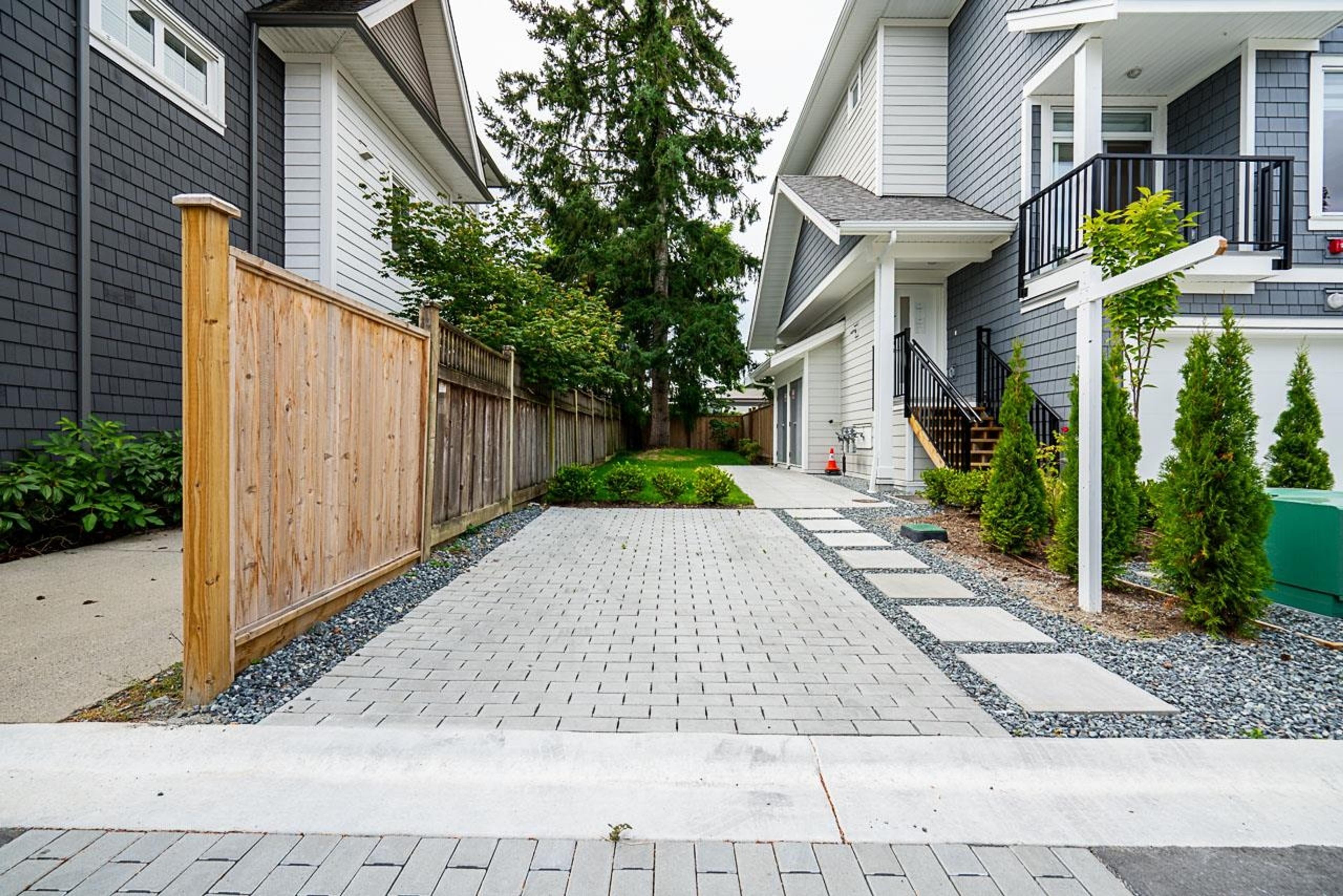 #2 2525 156 STREET - Image 2