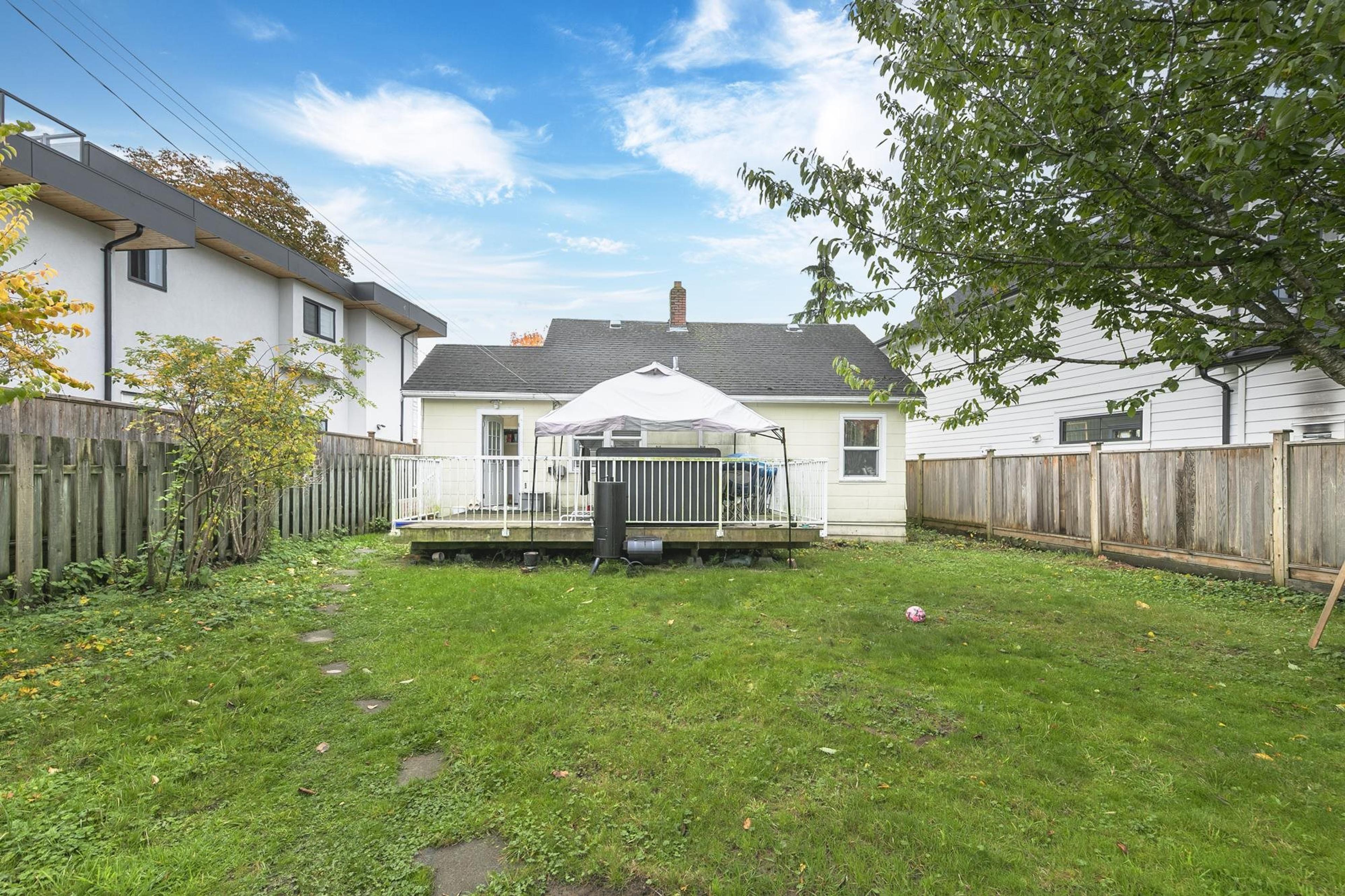 2251 WELLINGTON CRESCENT - Image 2