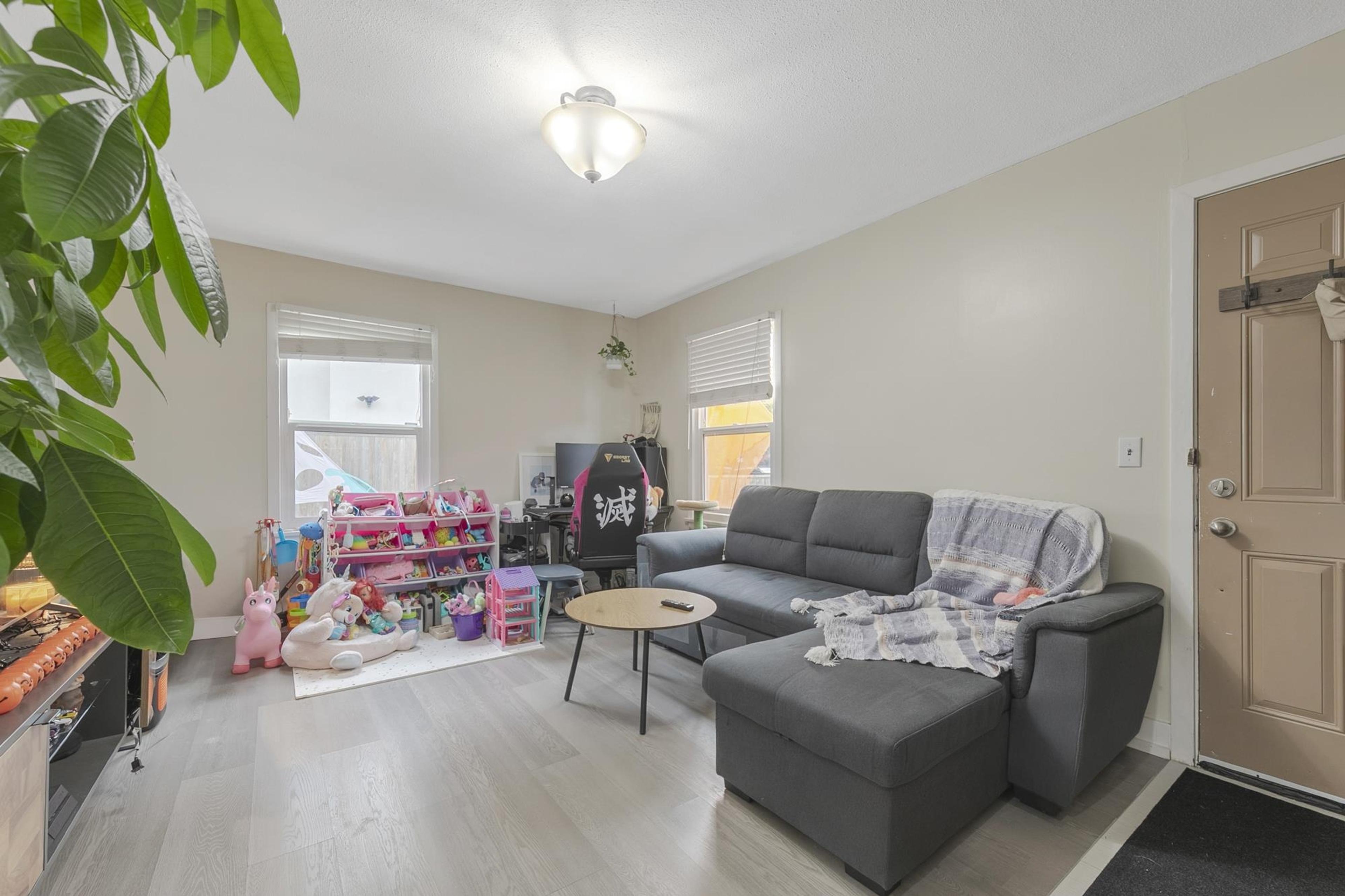 2251 WELLINGTON CRESCENT - Image 3