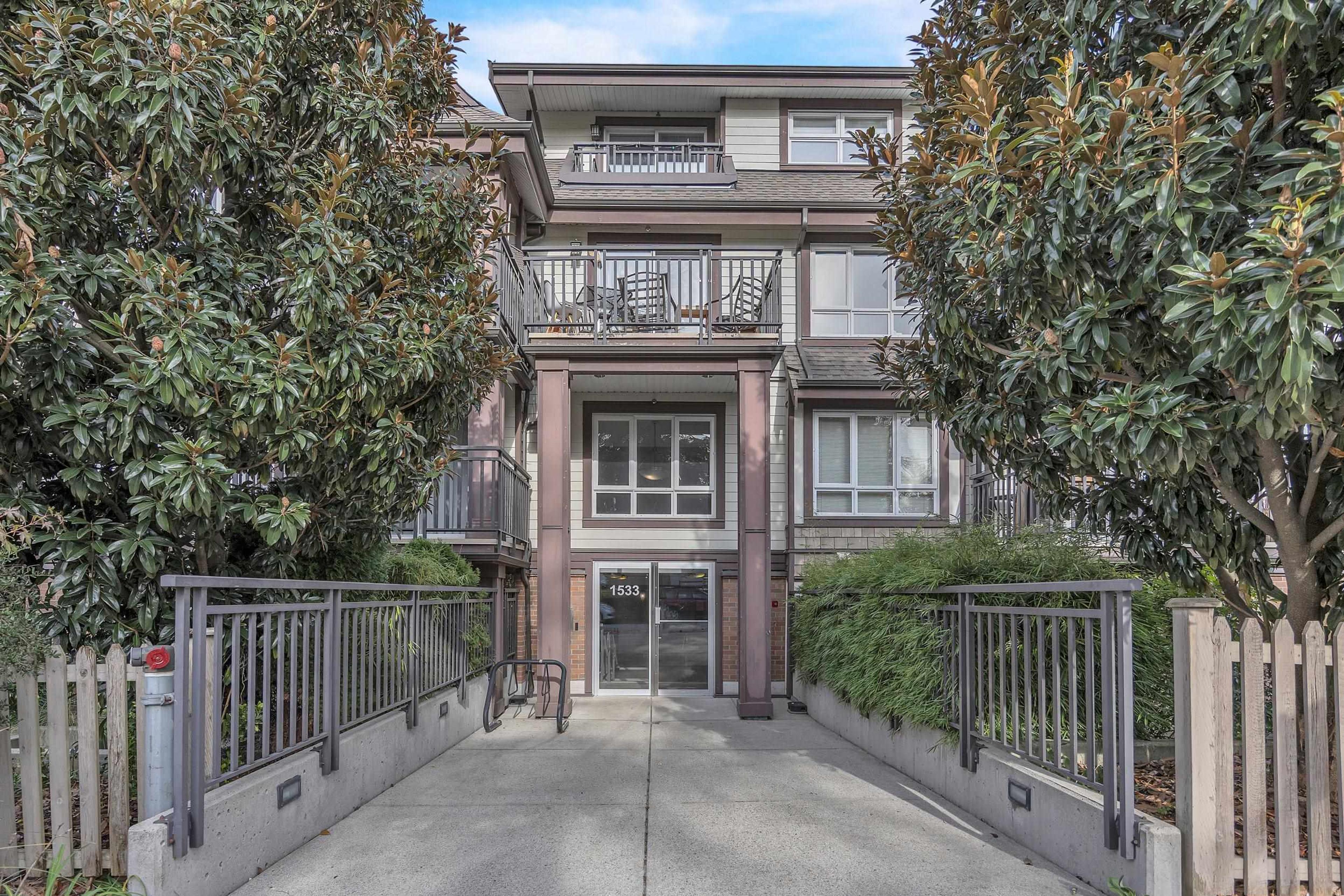 1533 E 8th Avenue, Vancouver - Exteriors - Photo 2