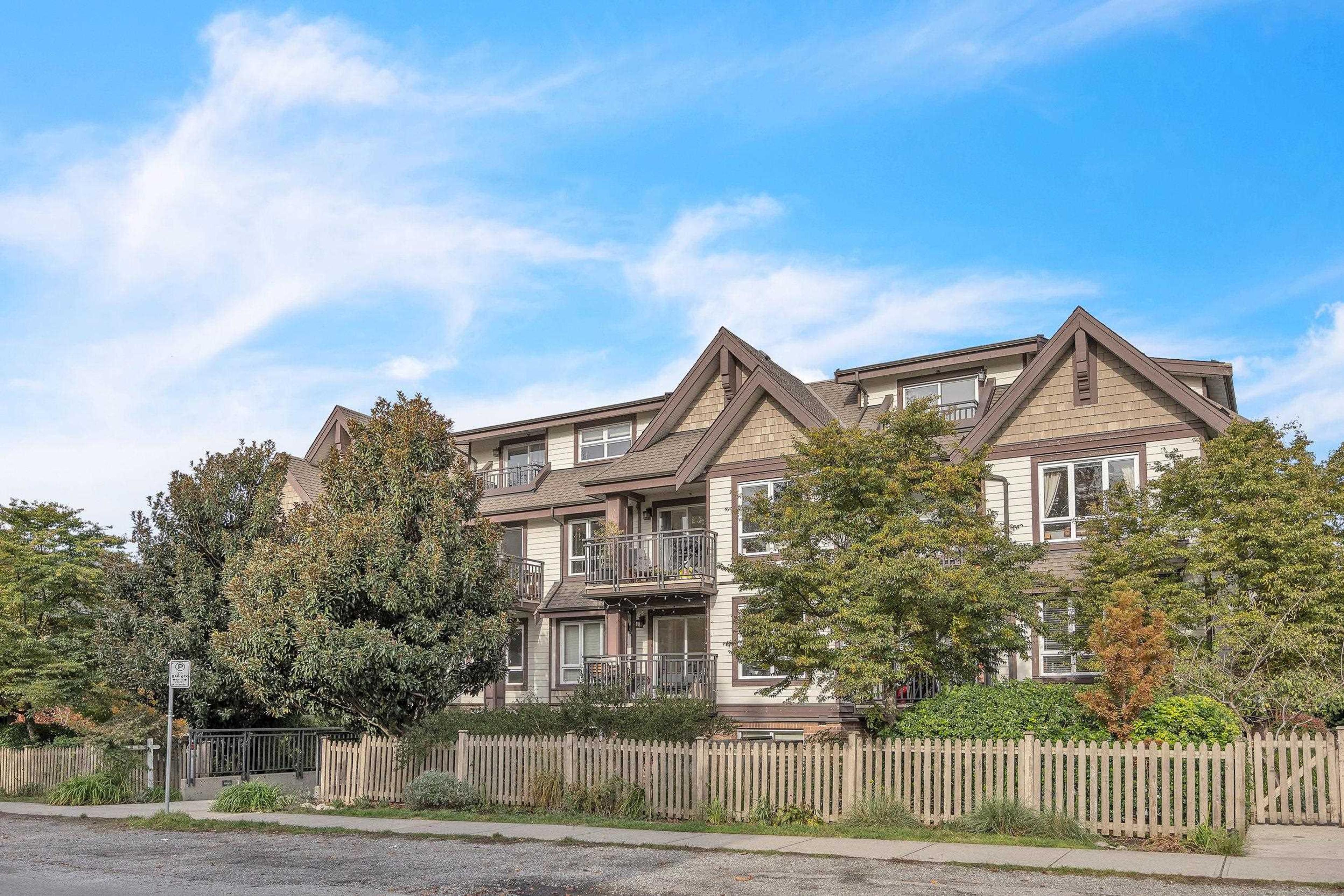 1533 E 8th Avenue, Vancouver - Exteriors - Photo 3