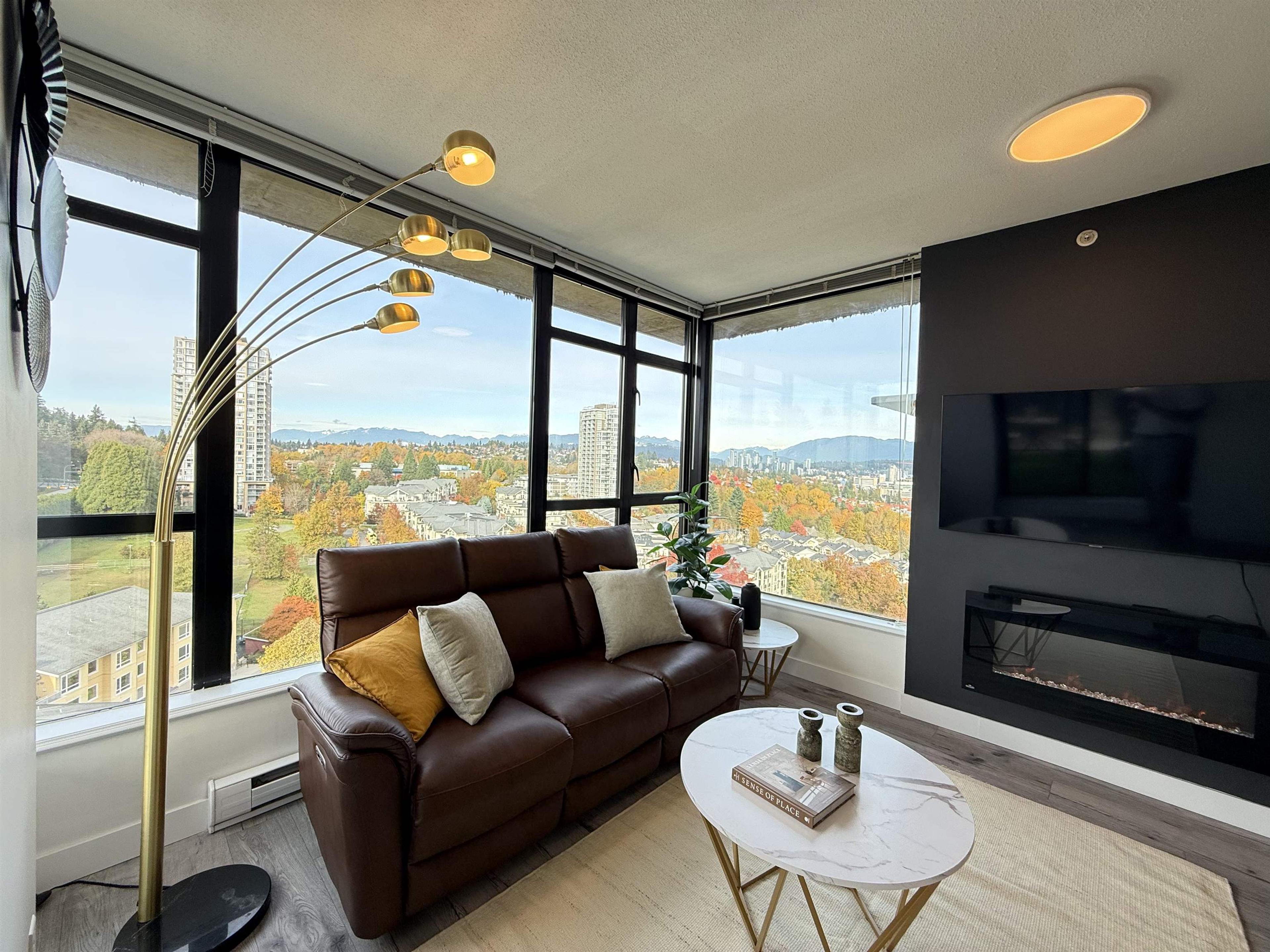 #1701 15 E ROYAL AVENUE - Image 3