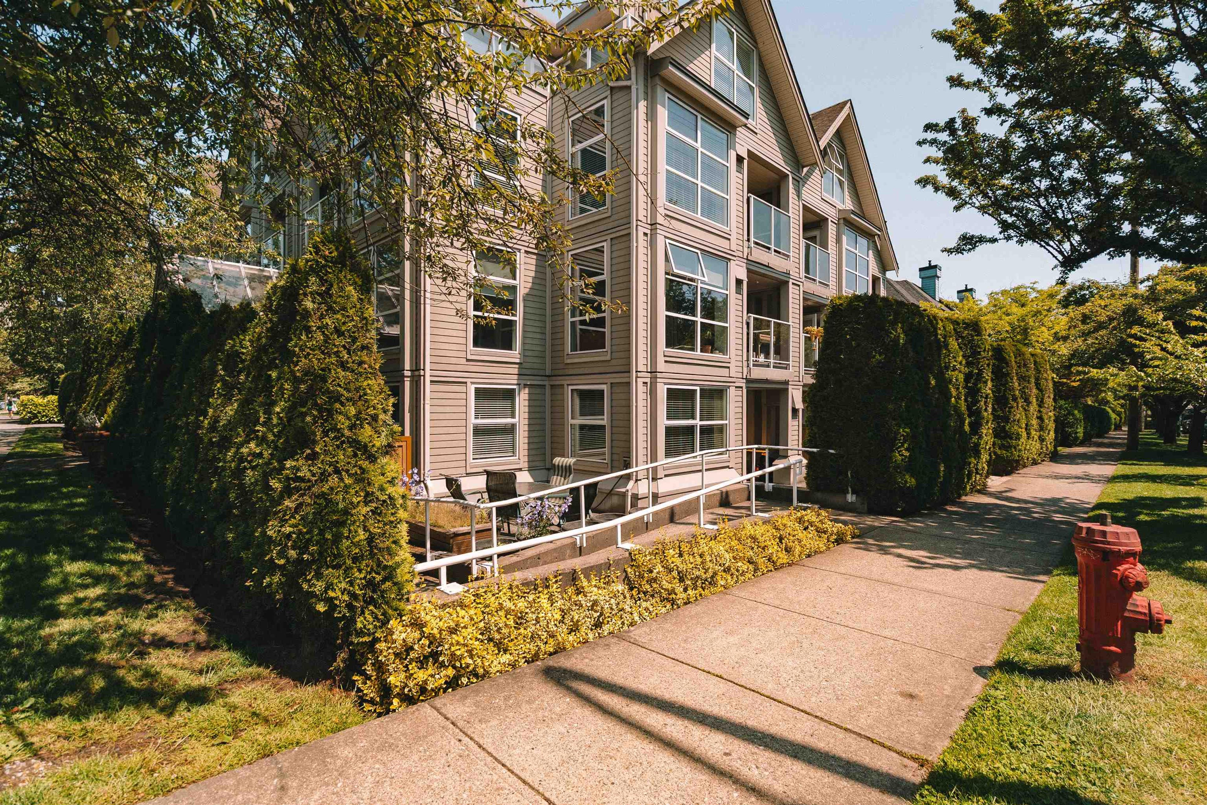 3168 Laurel Street, Vancouver - Exteriors - Photo 2