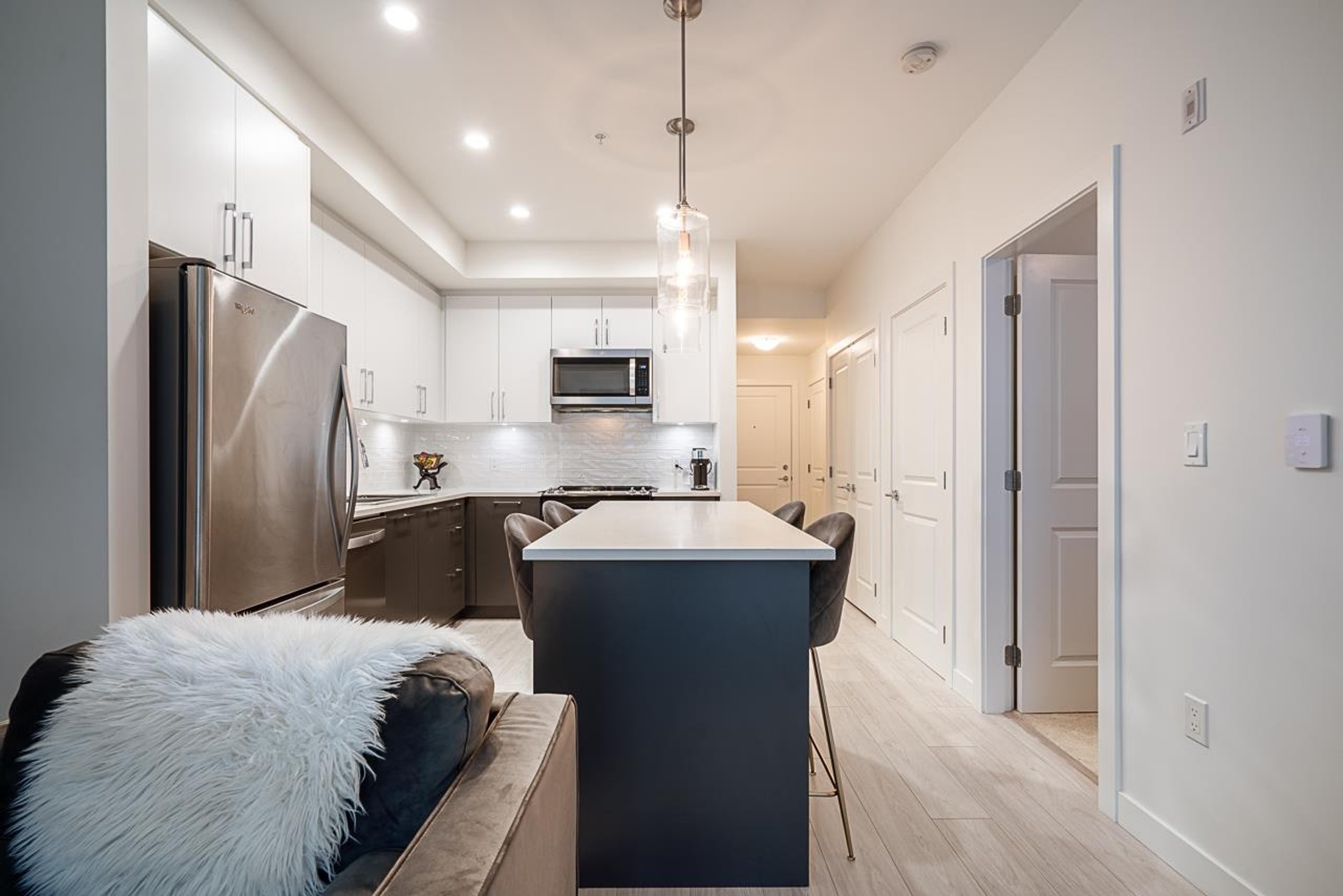 #B228 20834 80 AVENUE - Image 2