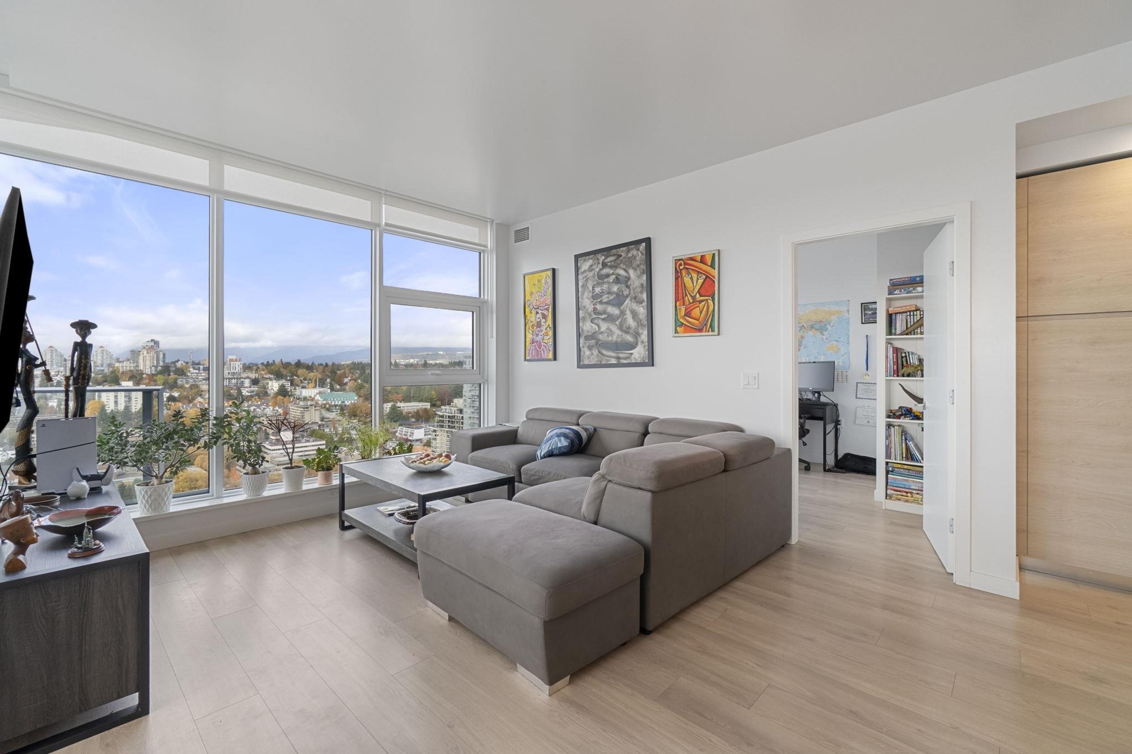 #3503 680 QUAYSIDE DRIVE - Image 2