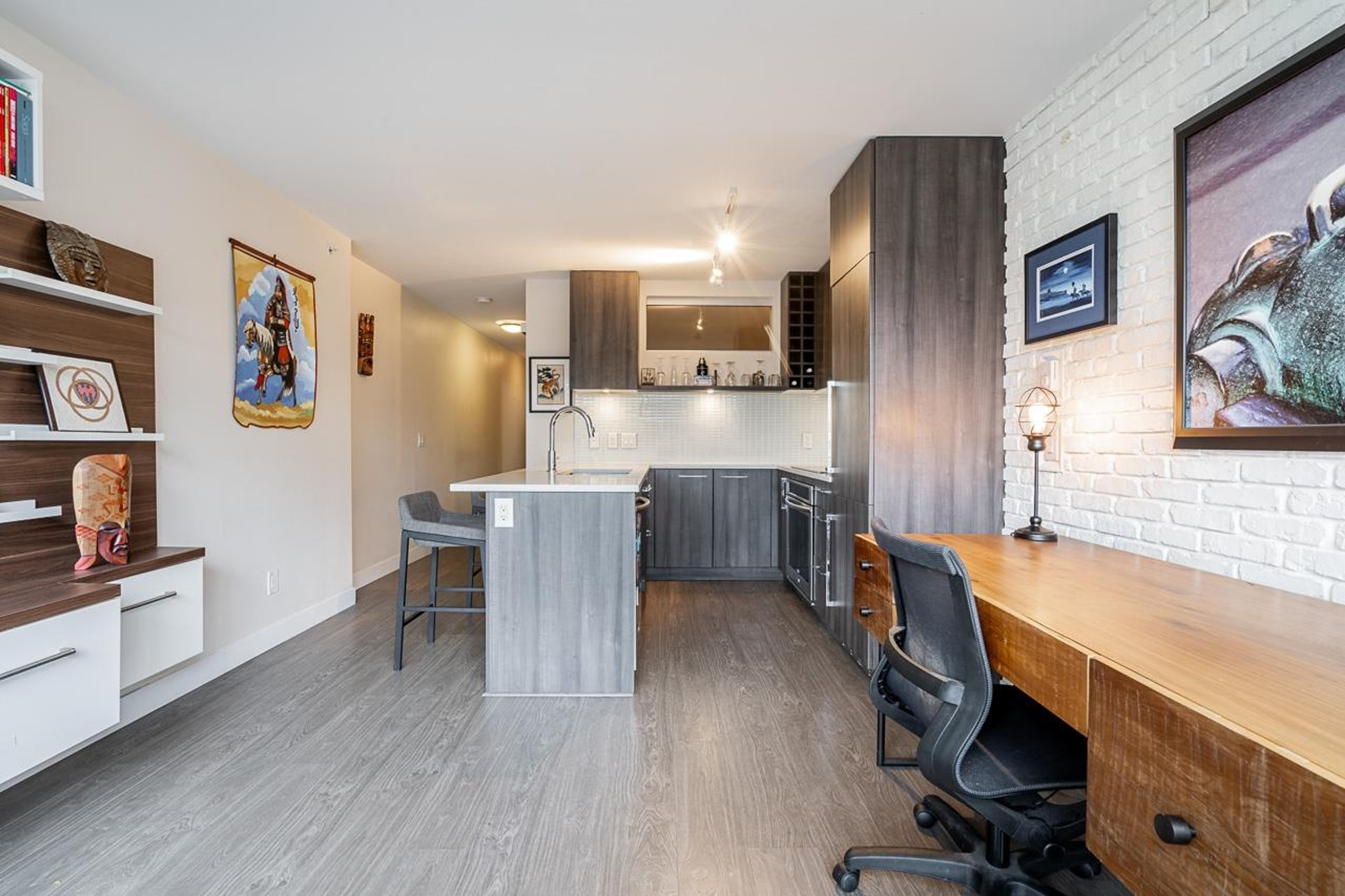 #1104 668 COLUMBIA STREET - Image 3