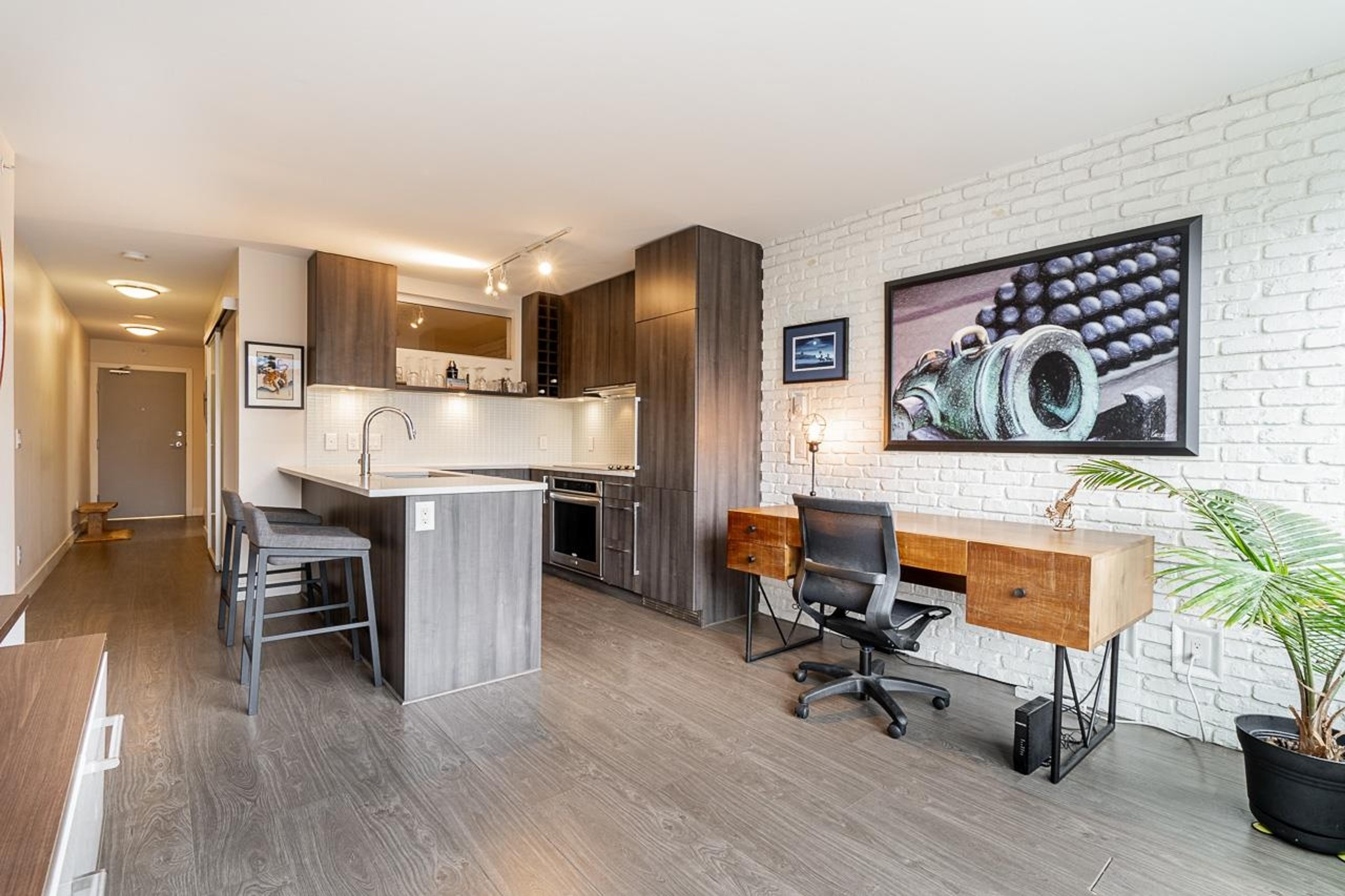 #1104 668 COLUMBIA STREET - Main Image