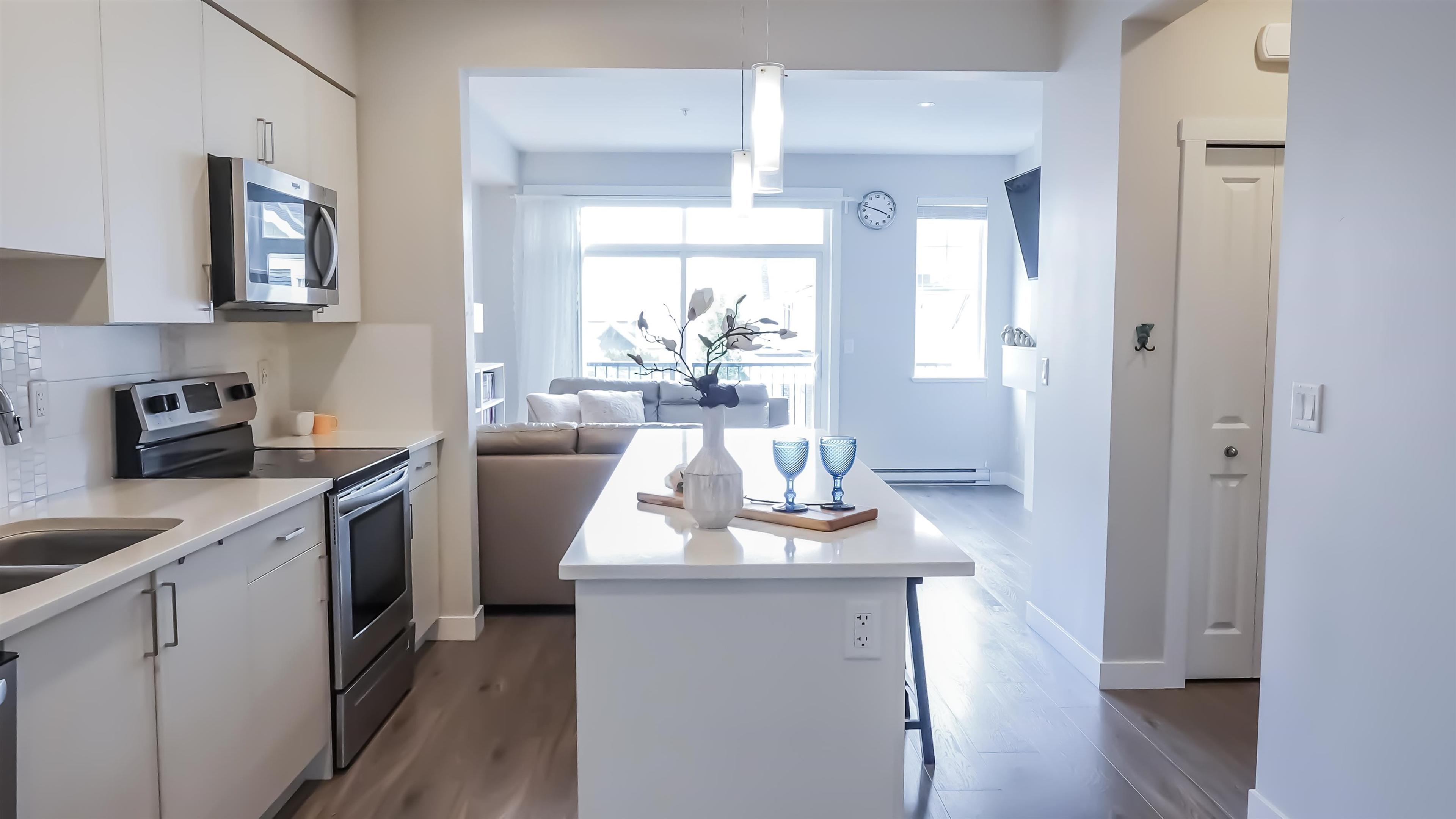 #65 7169 208A STREET - Image 3