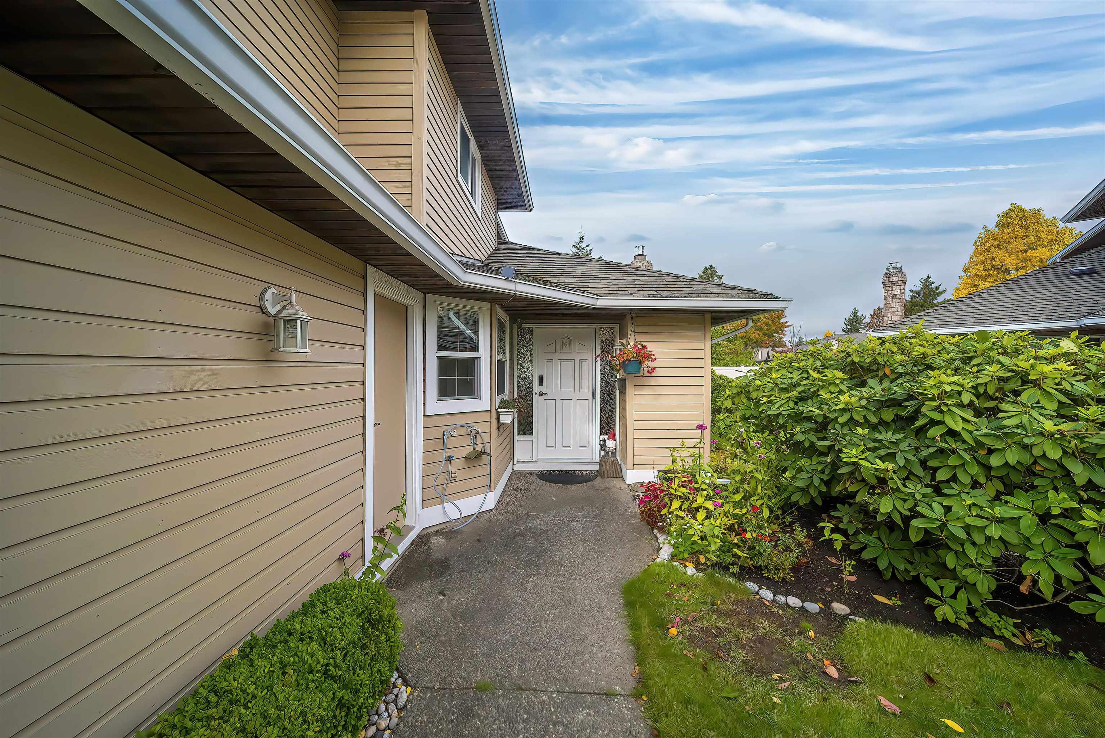 15121 19 Avenue, Surrey - Exteriors - Photo 2