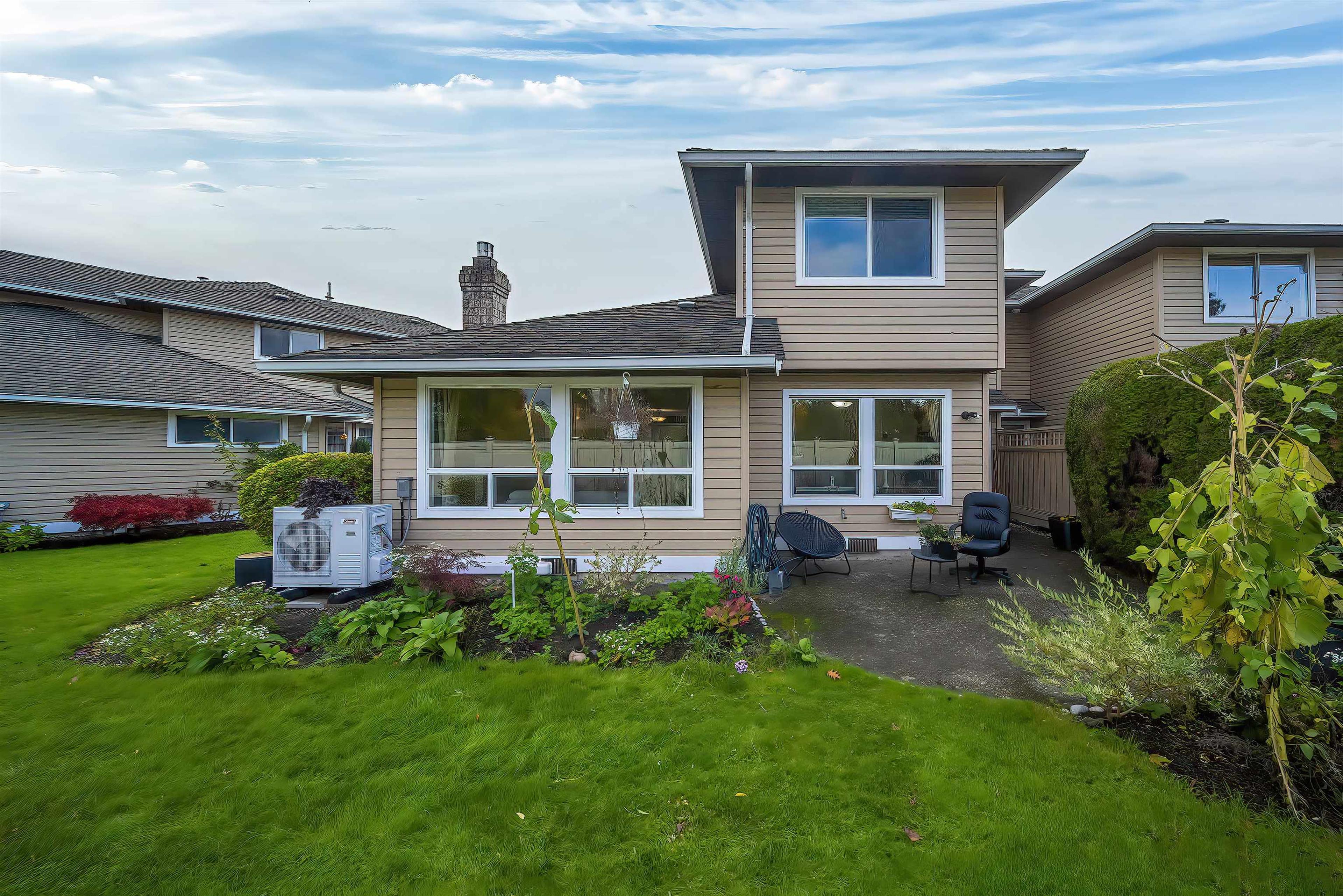 15121 19 Avenue, Surrey - Exteriors - Photo 4