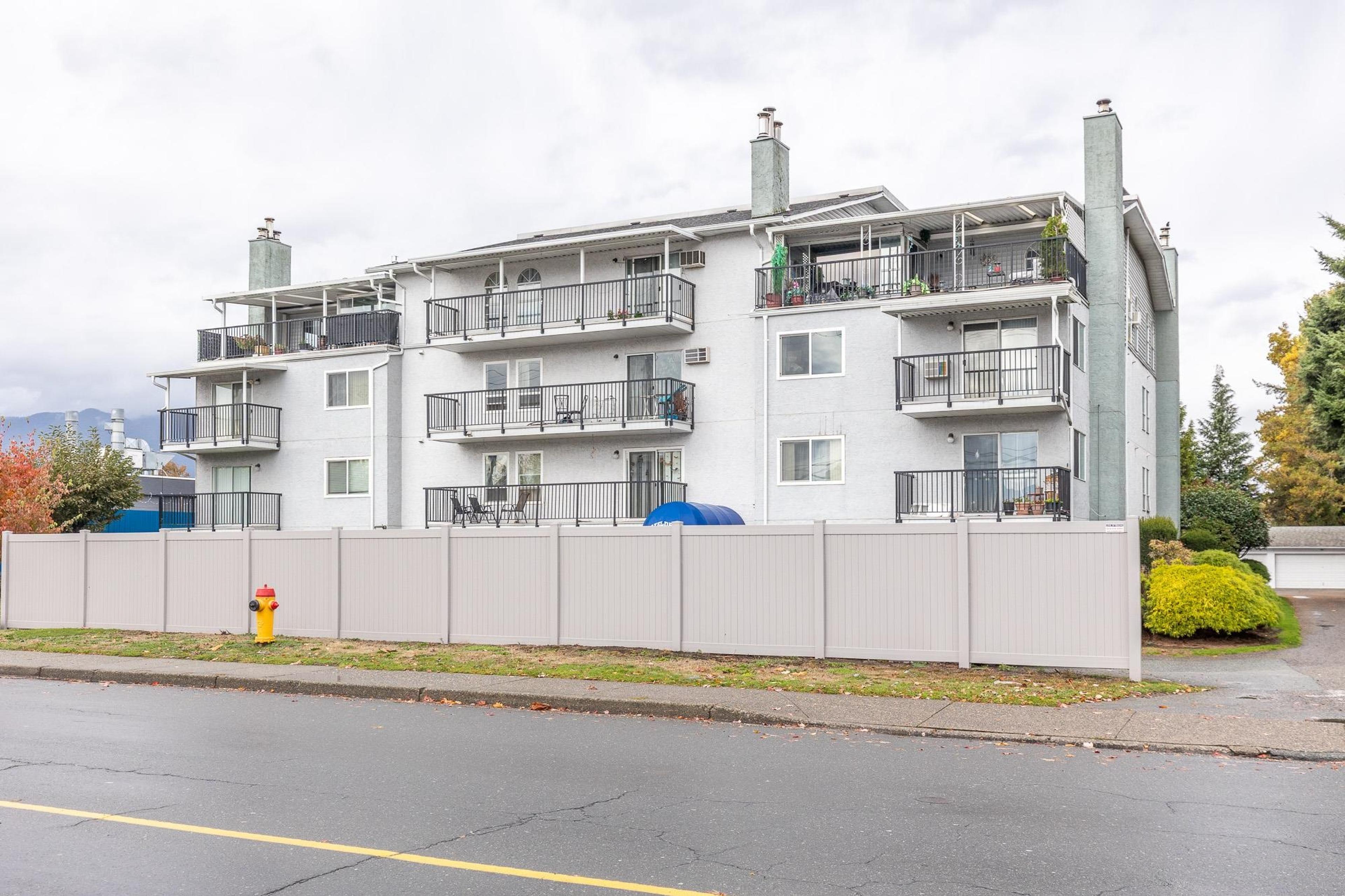 46033 Chilliwack Central Road, Chilliwack - Exteriors - Full Complex View - Photo 1