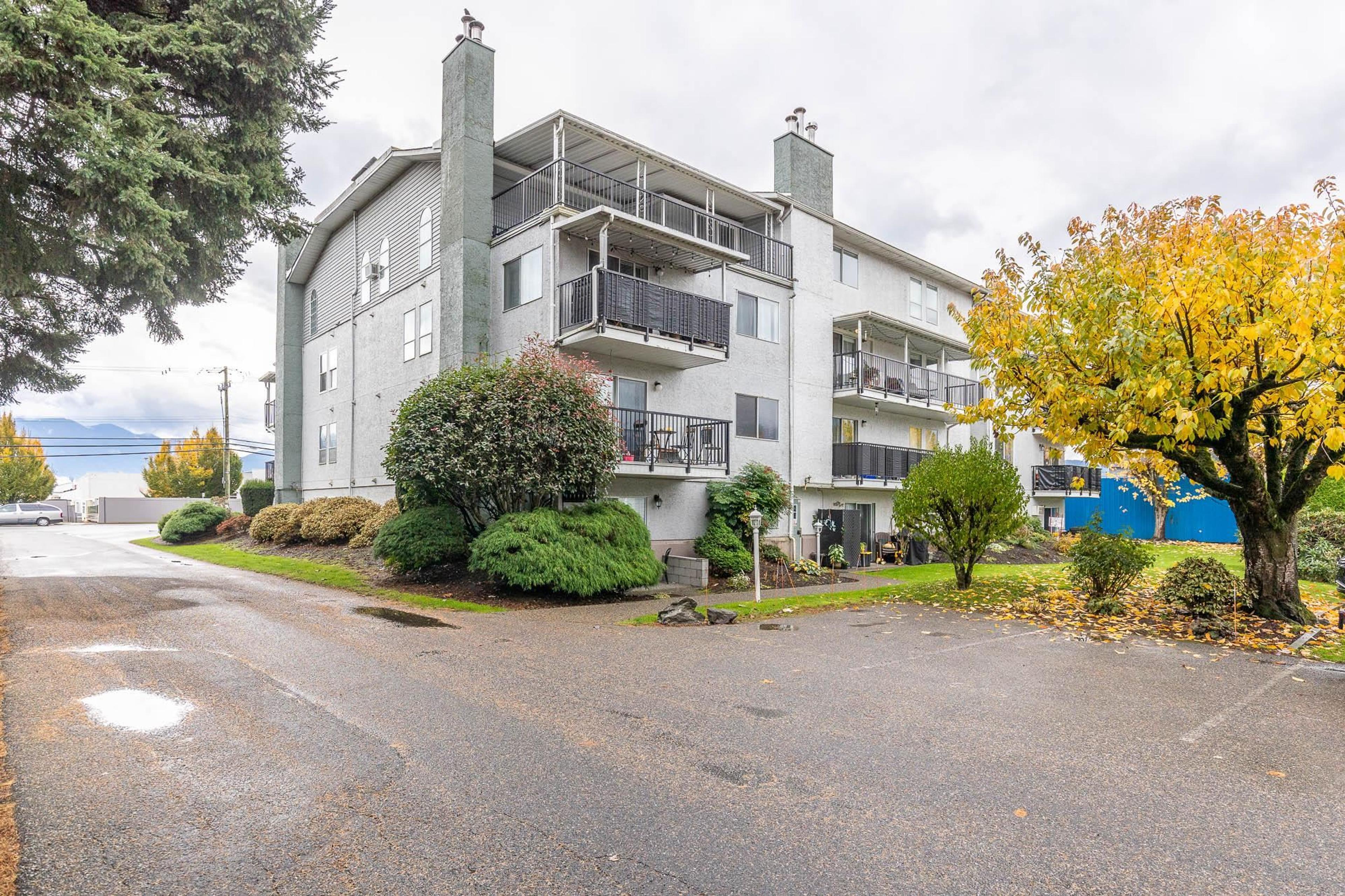 46033 Chilliwack Central Road, Chilliwack - Exteriors - Photo 2