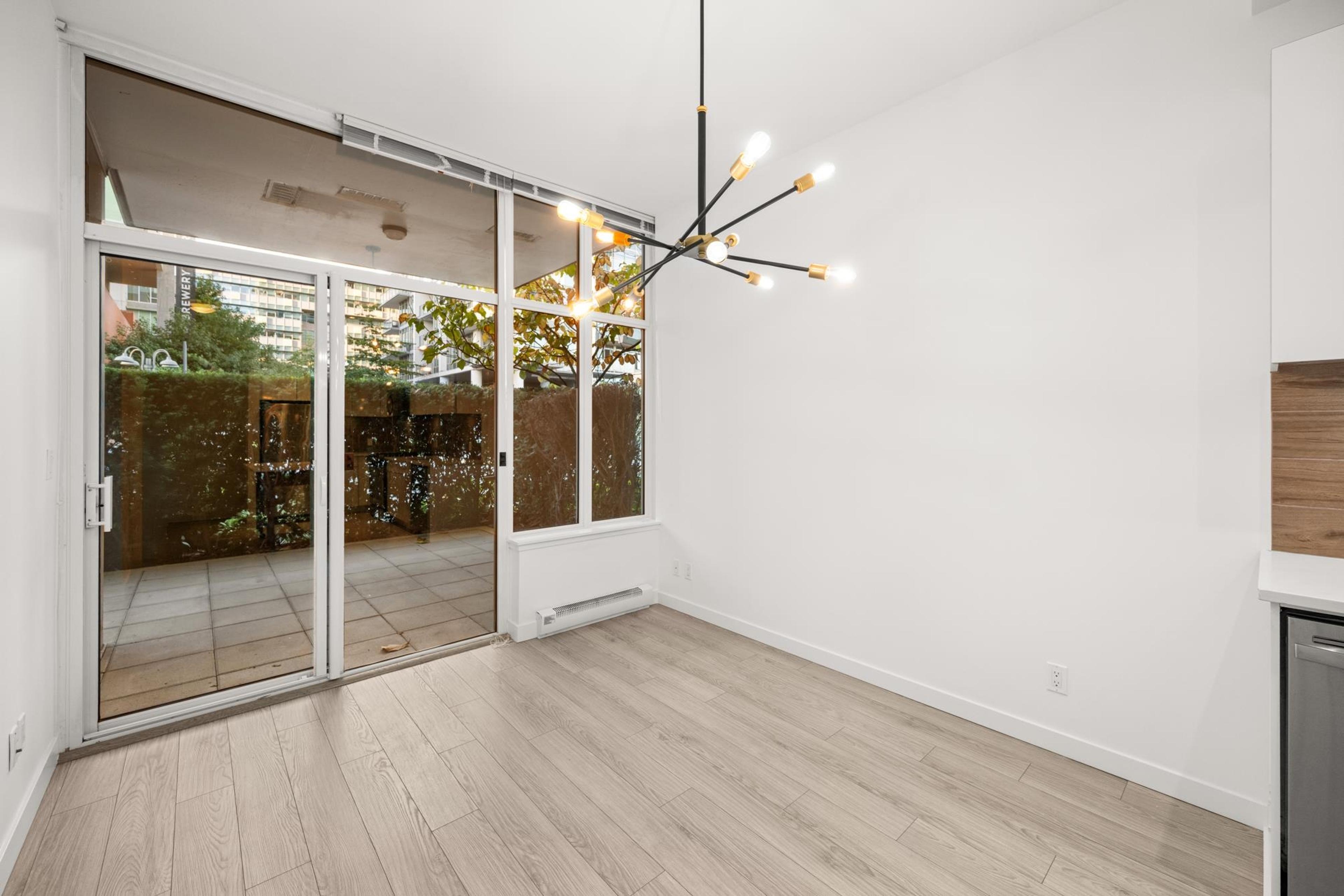 #102 200 NELSON'S CRESCENT - Image 2