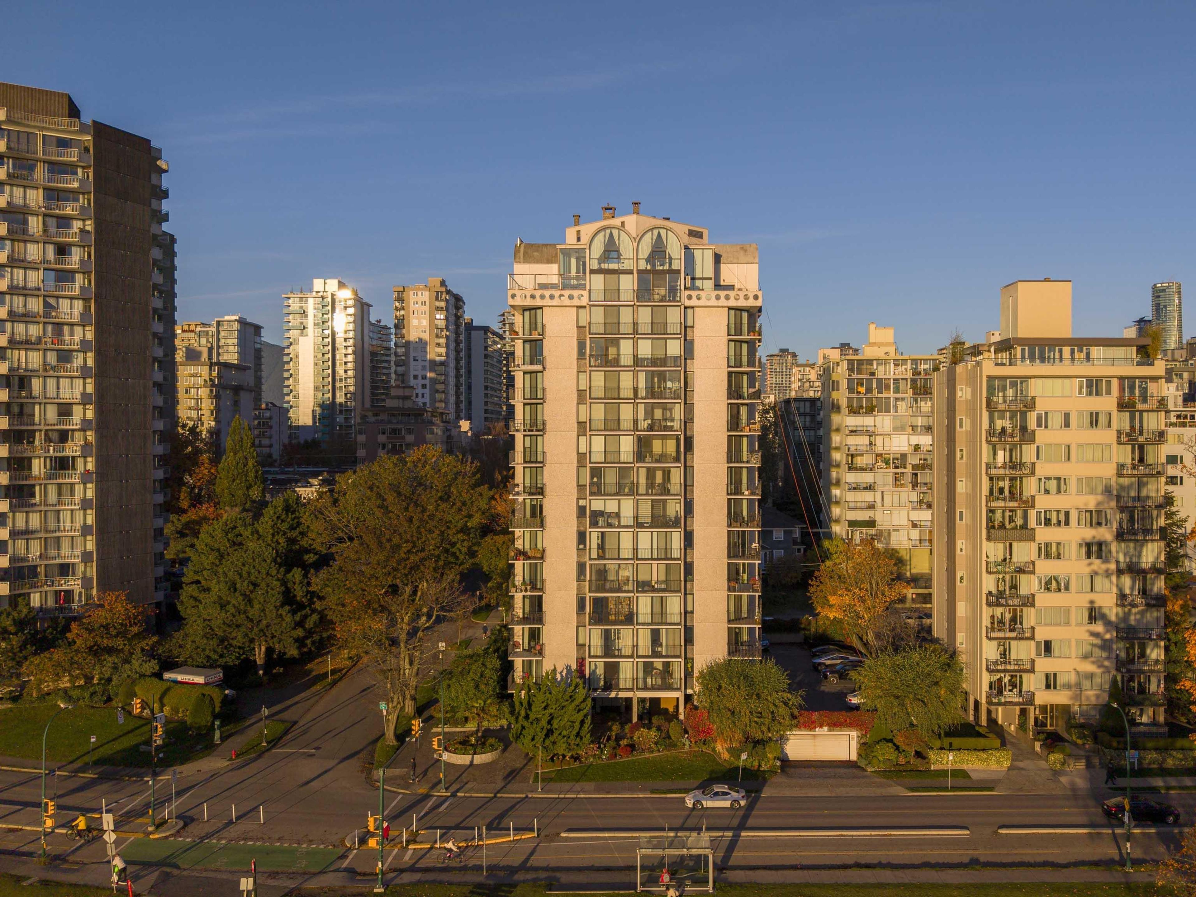1575 Beach Avenue, Vancouver - Exteriors - Full Complex View - Photo 1