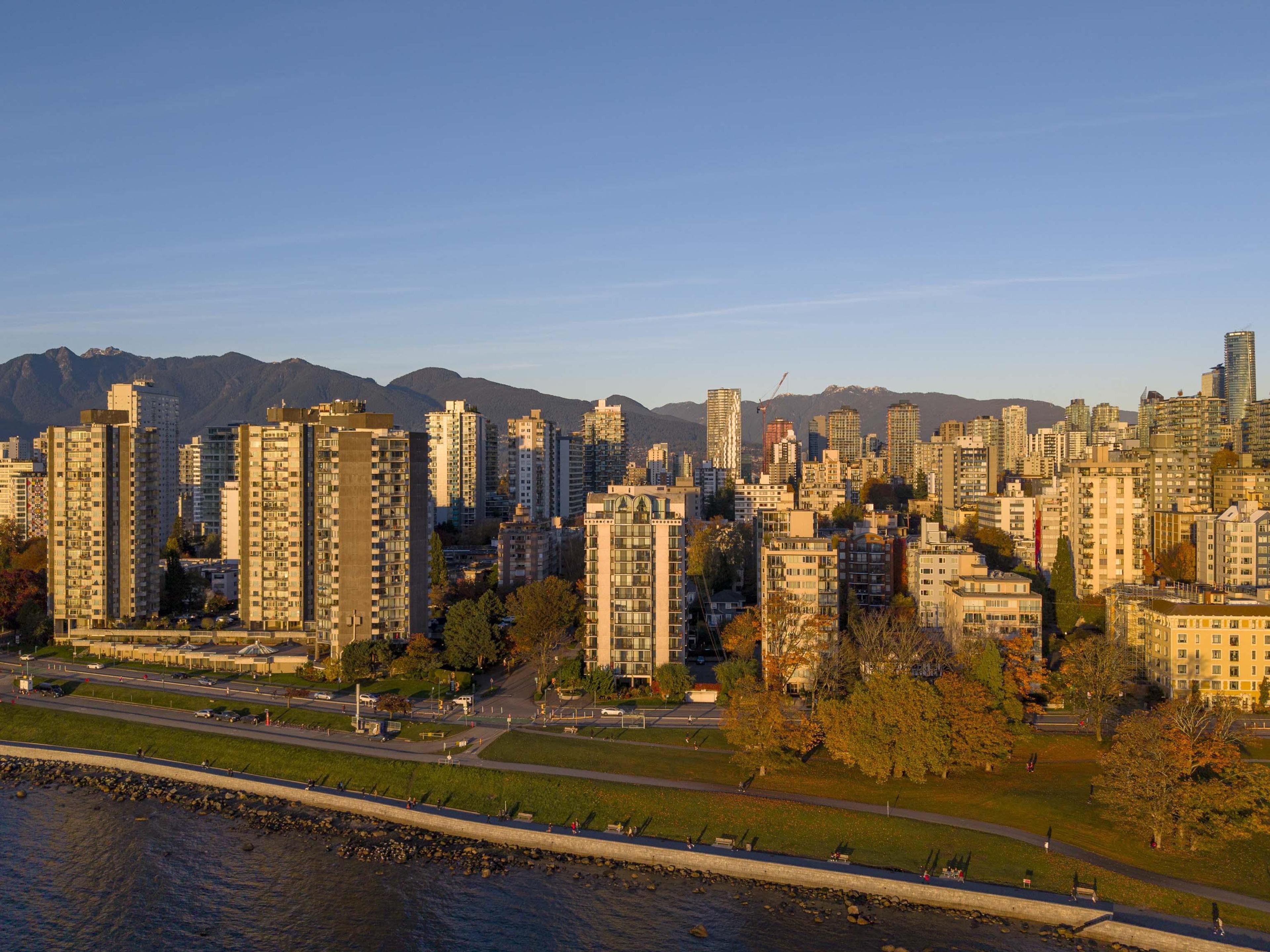 1575 Beach Avenue, Vancouver - Exteriors - Full Complex View, Drone/Aerial View - Photo 3