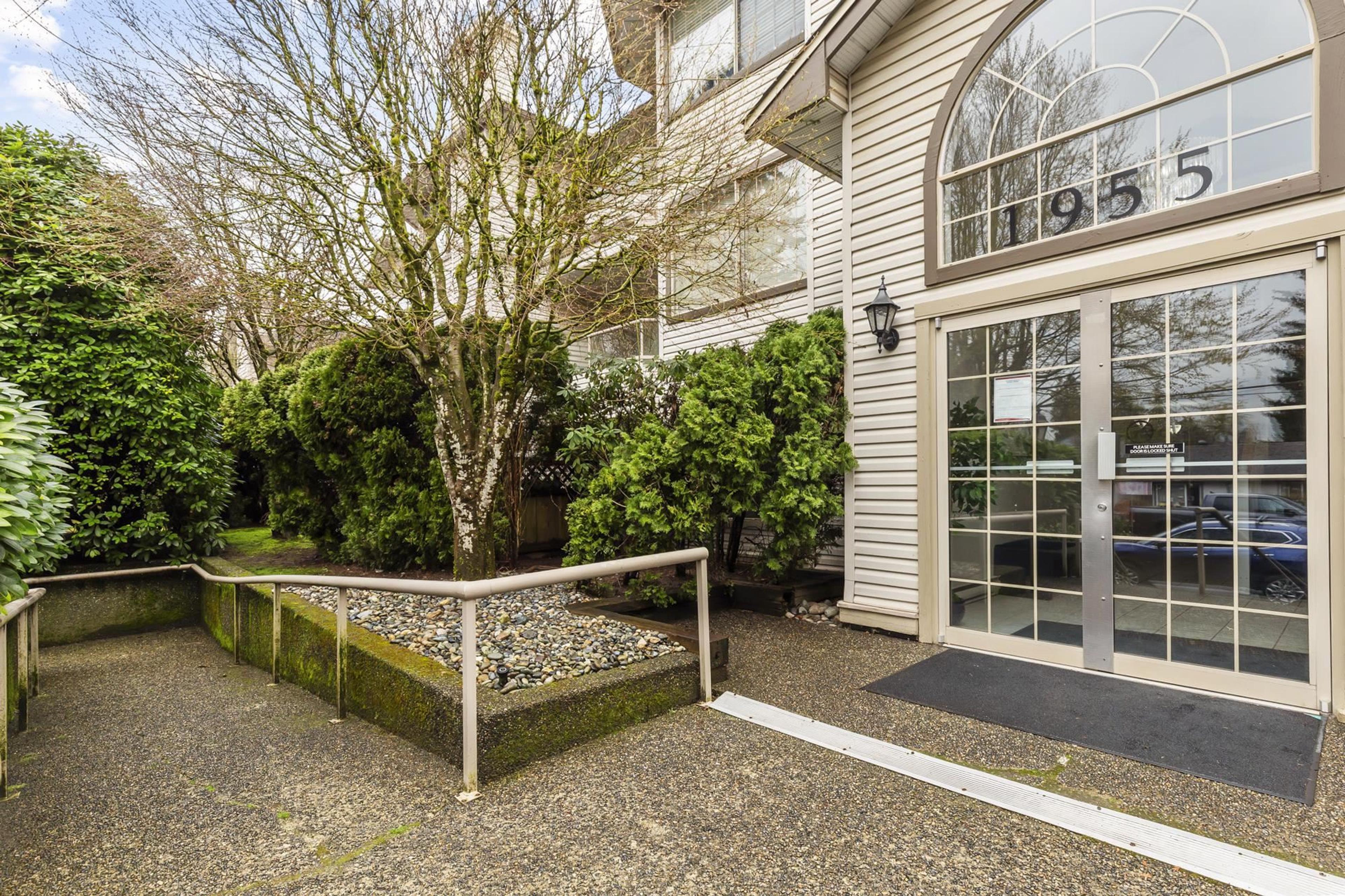 1955 Suffolk Avenue, Port Coquitlam - Exteriors - Photo 4