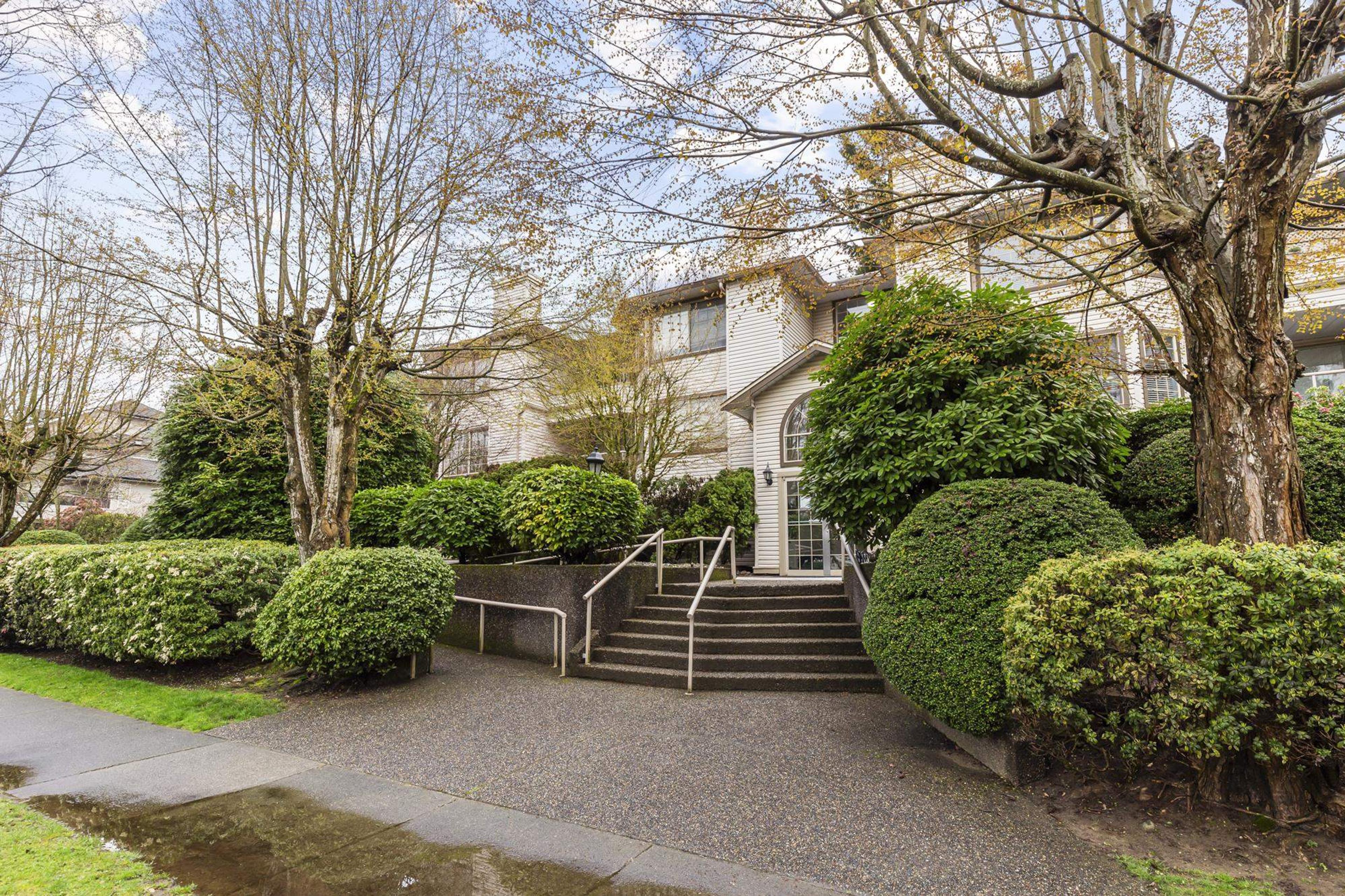 1955 Suffolk Avenue, Port Coquitlam - Exteriors - Photo 5