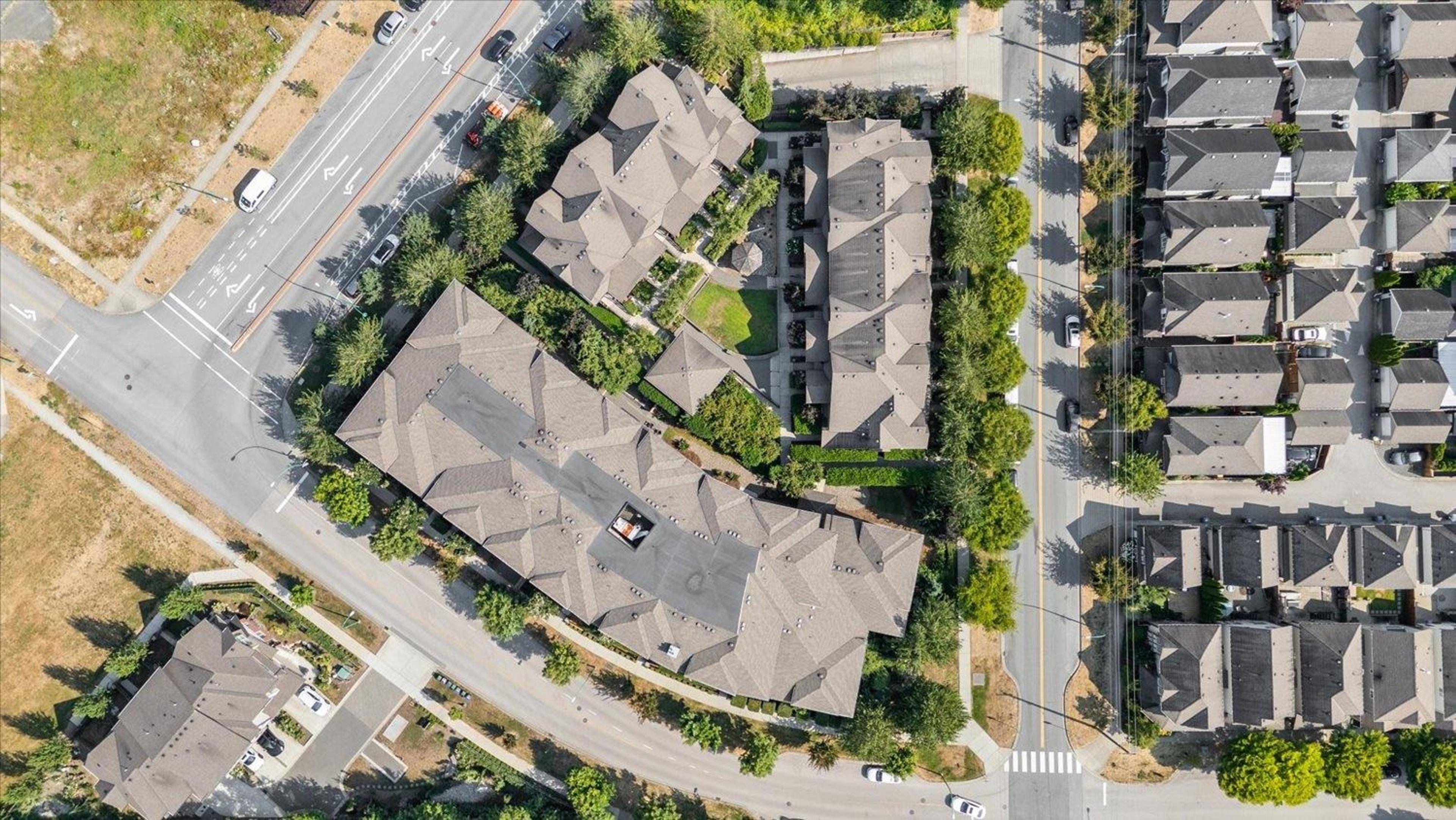 19201 66a Avenue, Surrey - Exteriors - Full Complex View, Drone/Aerial View - Photo 4