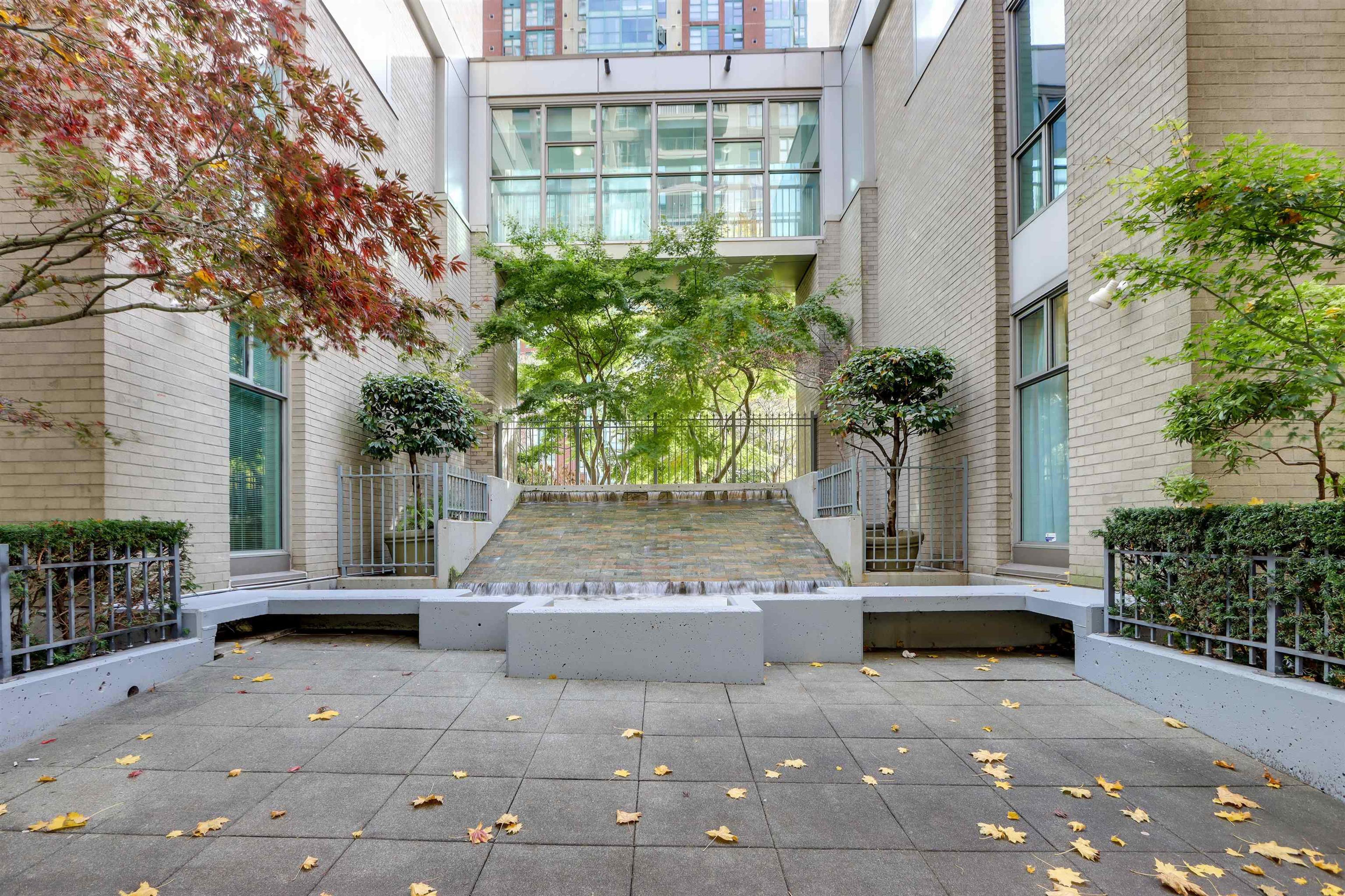 928 Richards Street, Vancouver - Exteriors - Photo 7