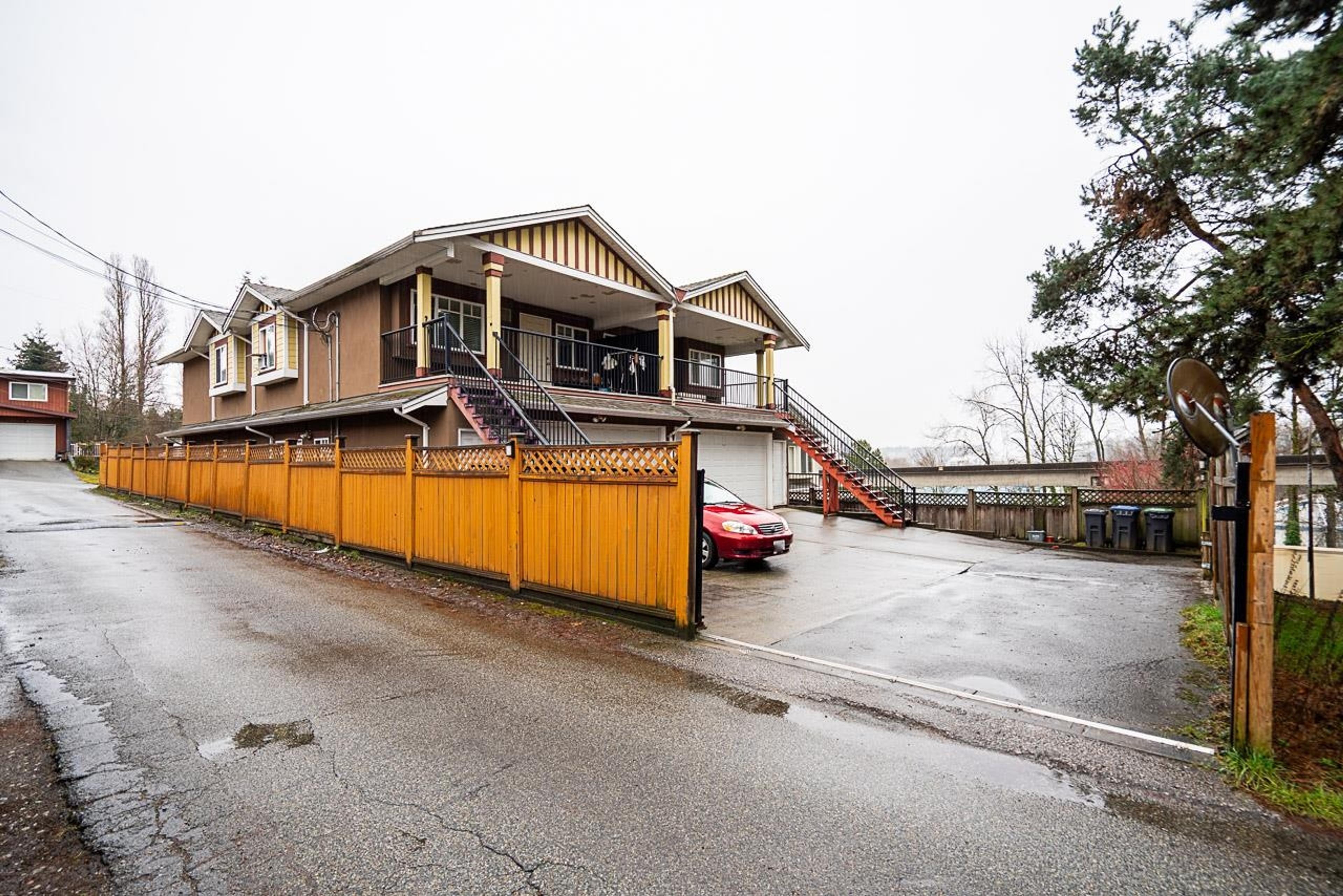 Sixteen Street, New Westminster - Exteriors - Full Complex View - Photo 5