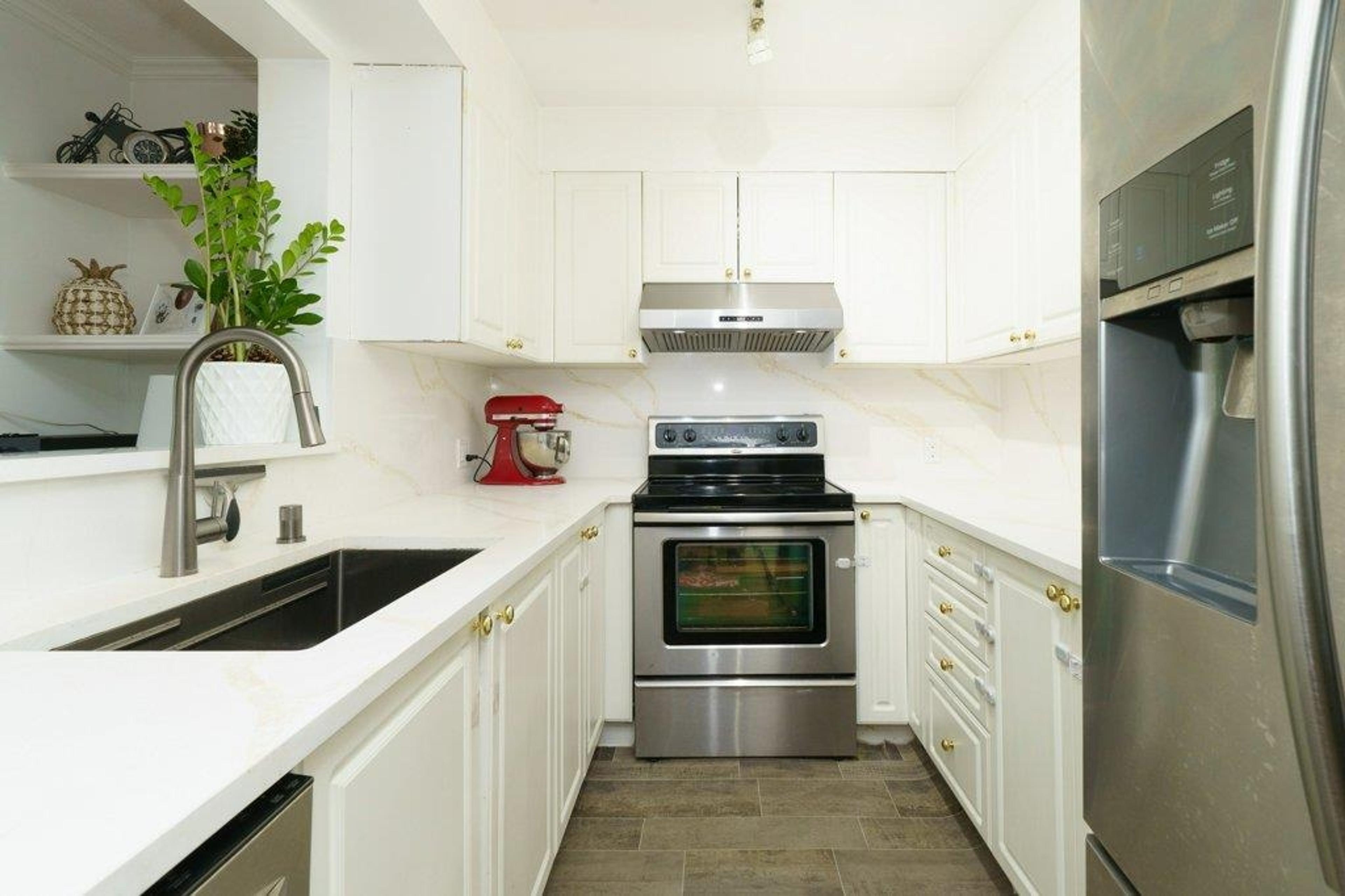 #106 15258 105 AVENUE - Image 3