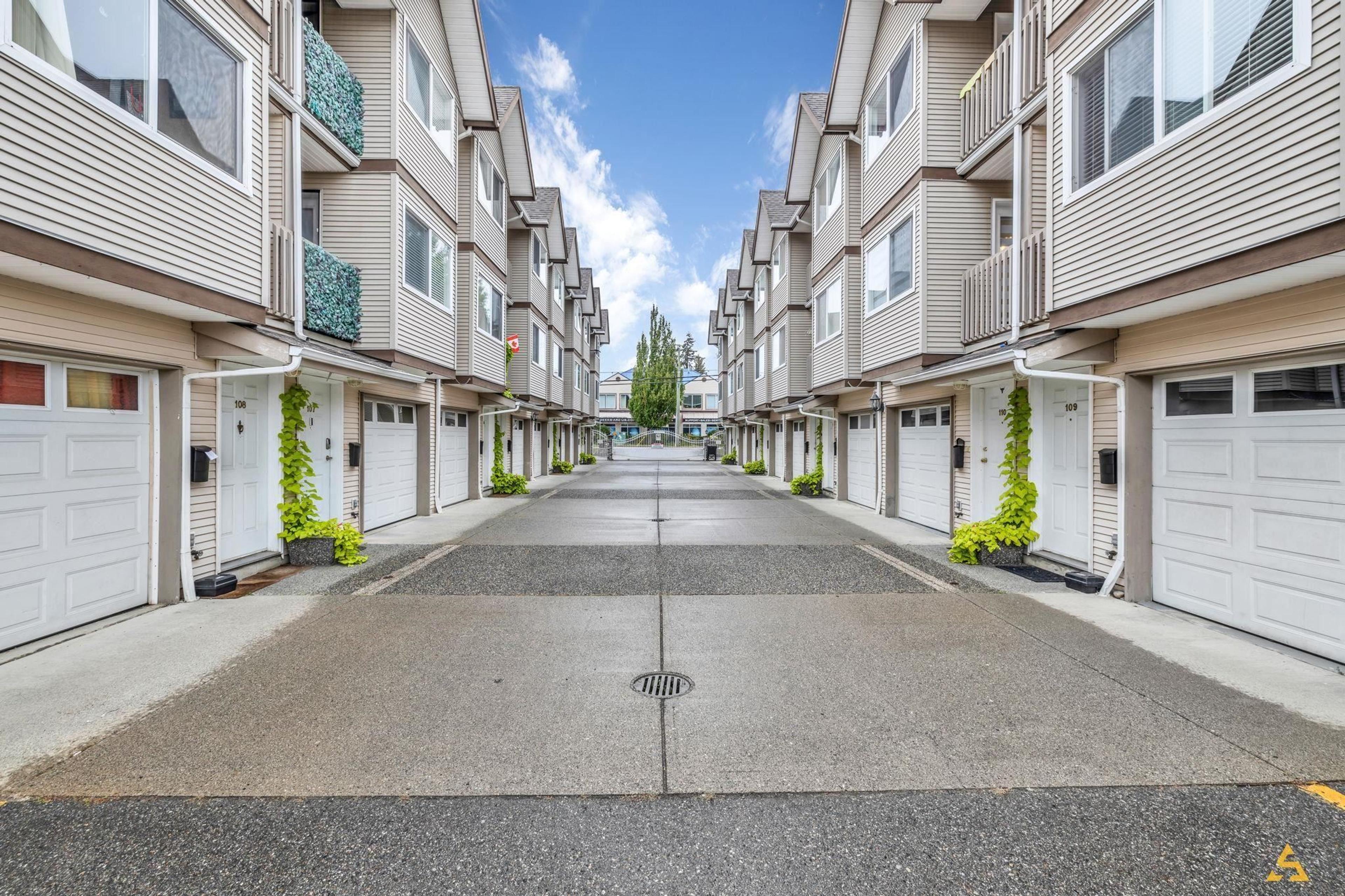 19700 56 Avenue, Langley - Exteriors - Full Complex View - Photo 5