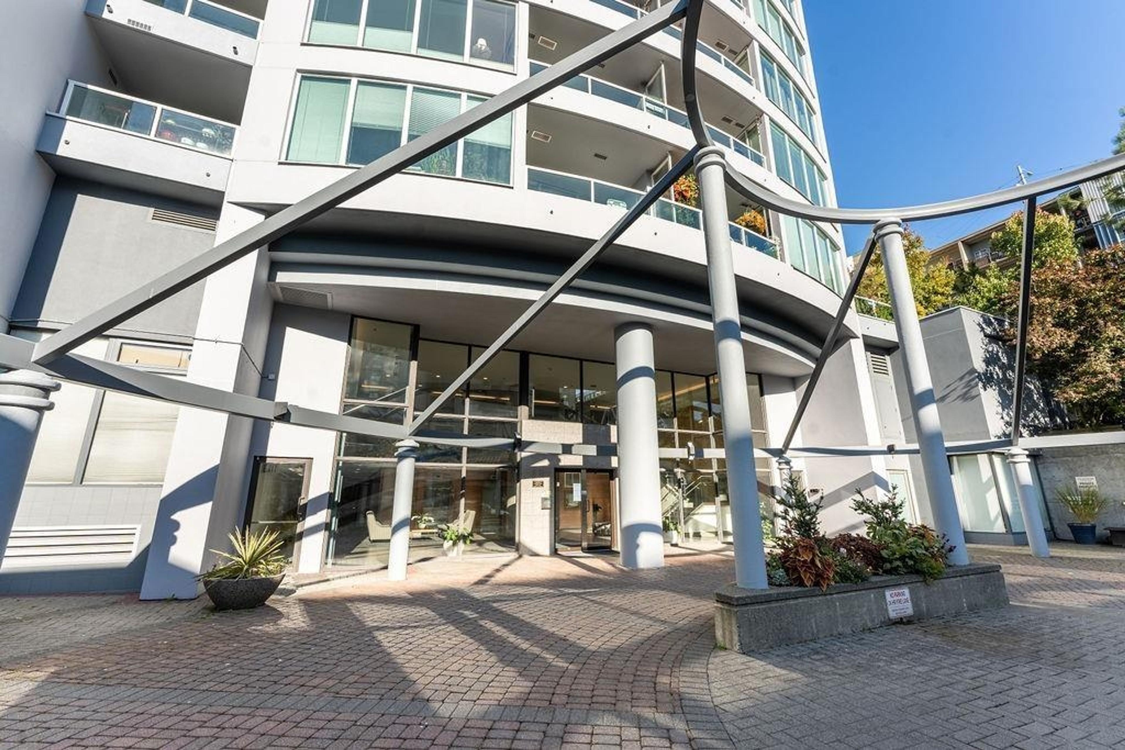 1500 Howe Street, Vancouver - Exteriors - Photo 2