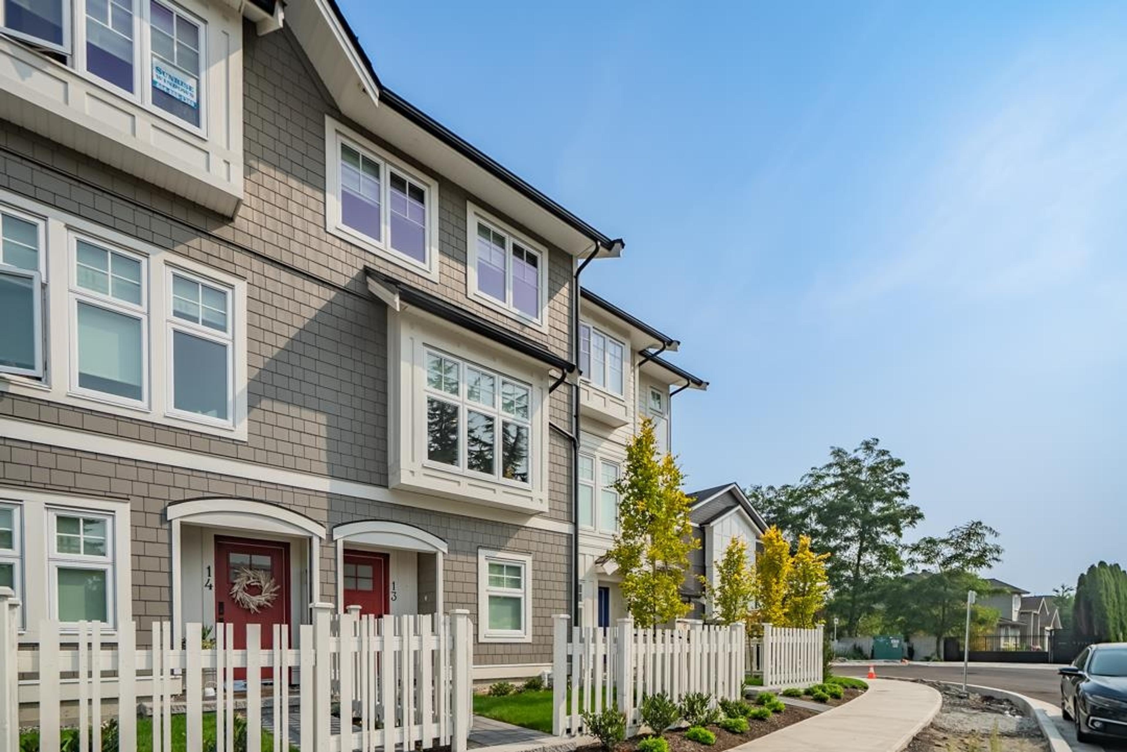 22811 Mclean Avenue, Richmond - Exteriors - Photo 1