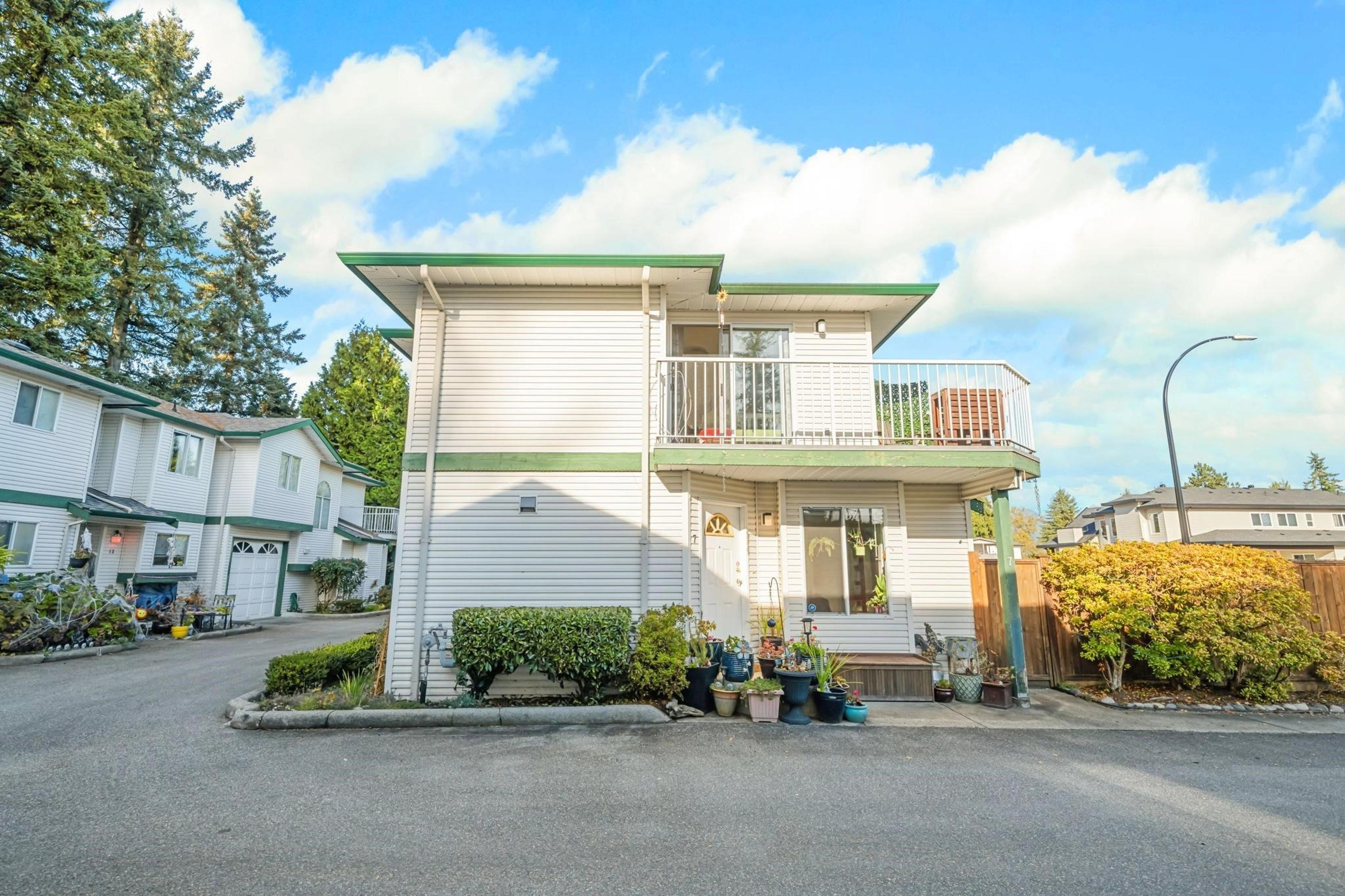 11875 210 Street, Maple Ridge - Exteriors - Photo 2