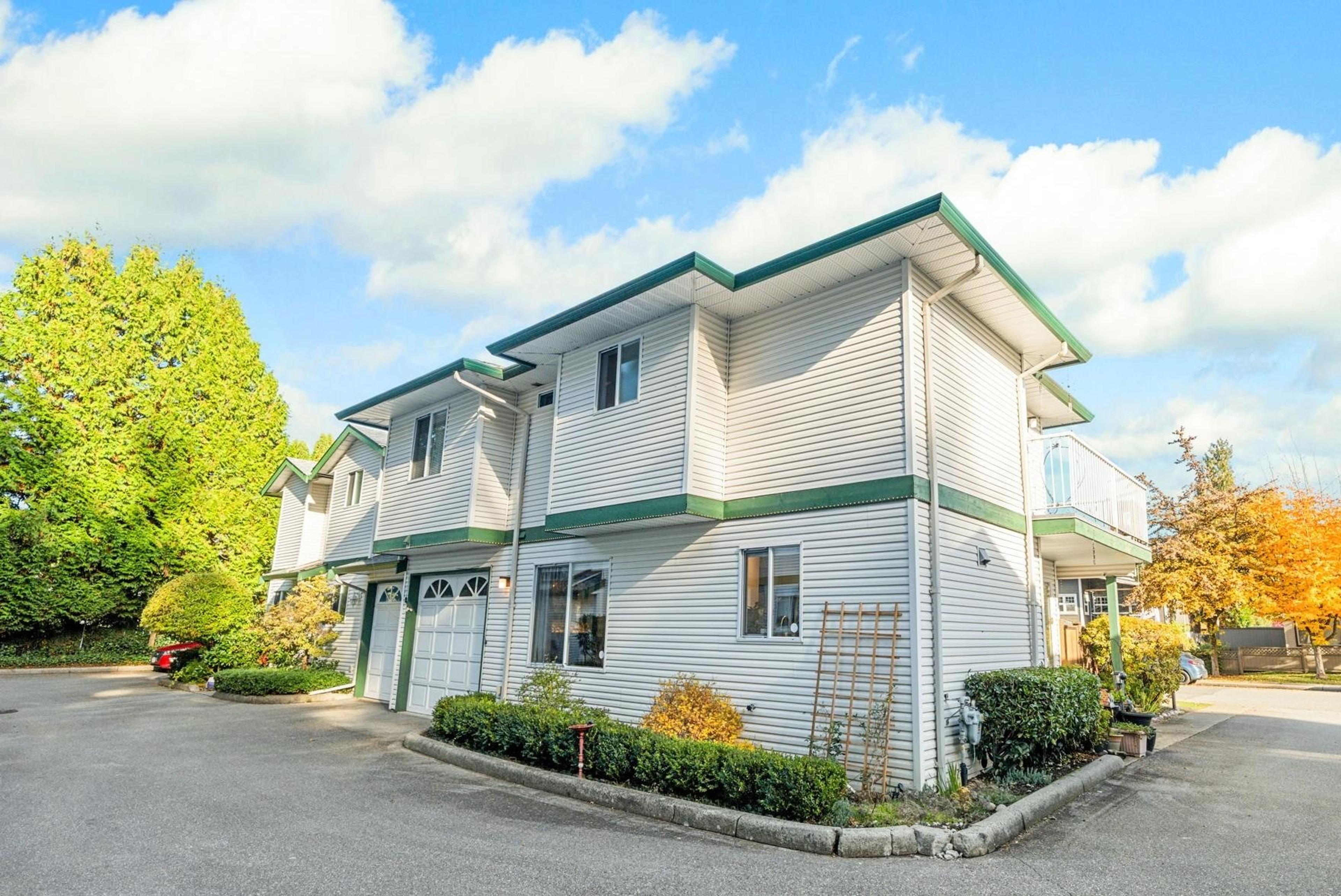 11875 210 Street, Maple Ridge - Exteriors - Photo 4