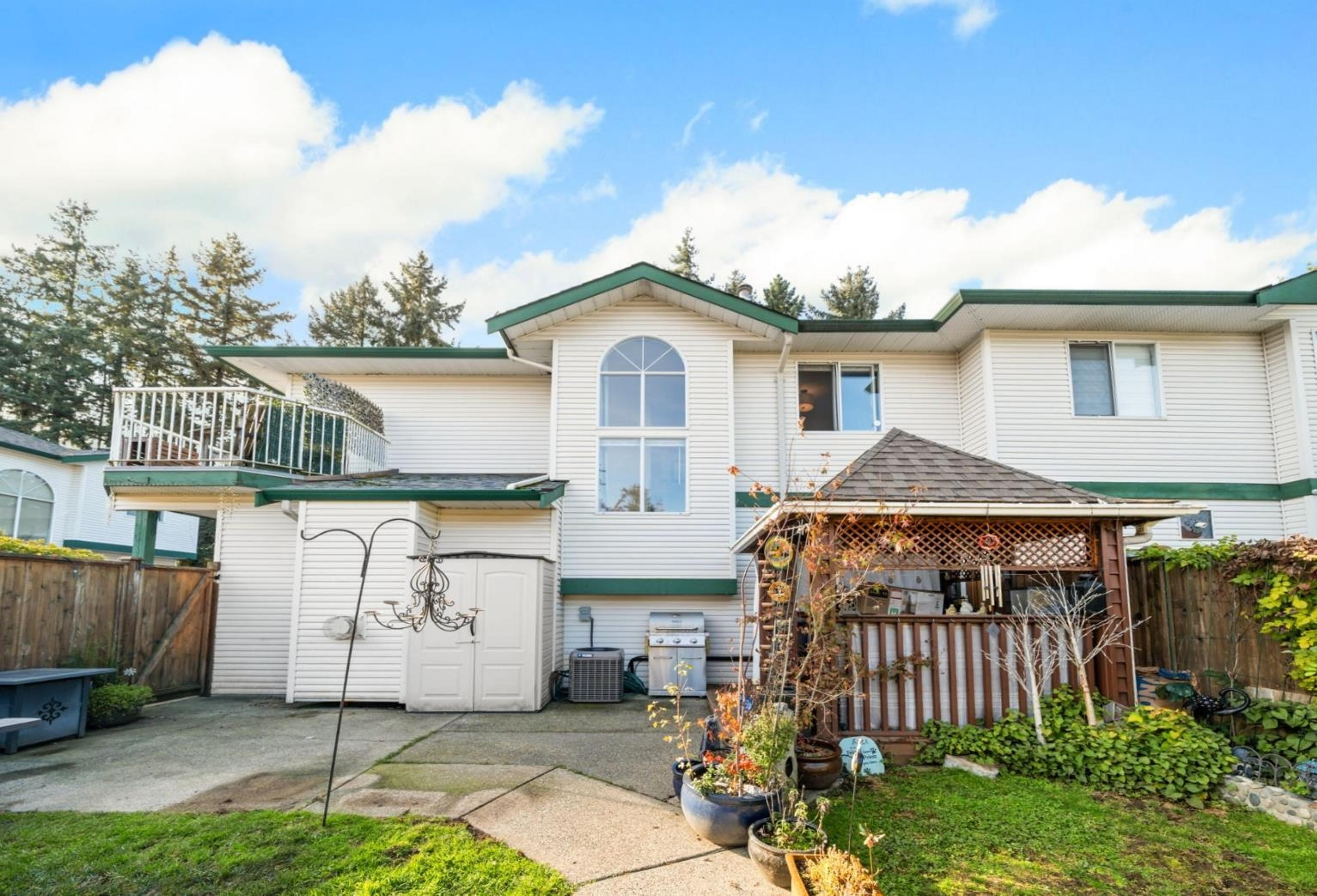 11875 210 Street, Maple Ridge - Exteriors - Photo 5