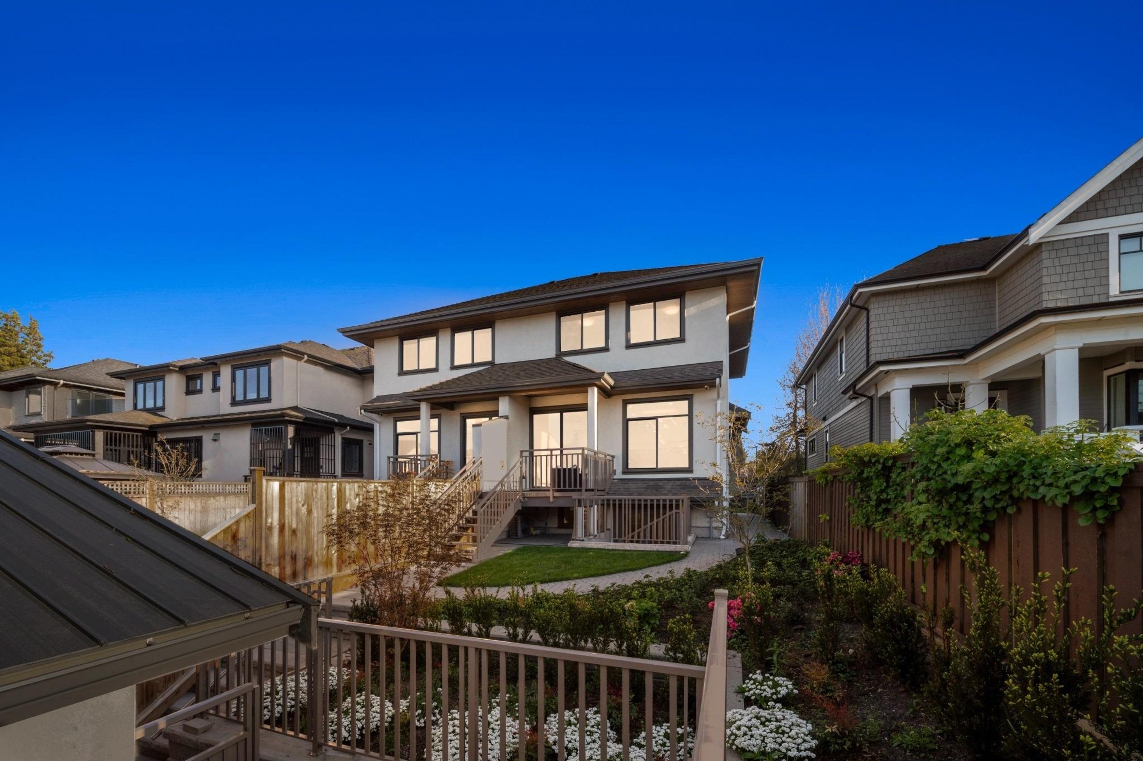 2455 W 10th Avenue, Vancouver - Exteriors - Photo 4