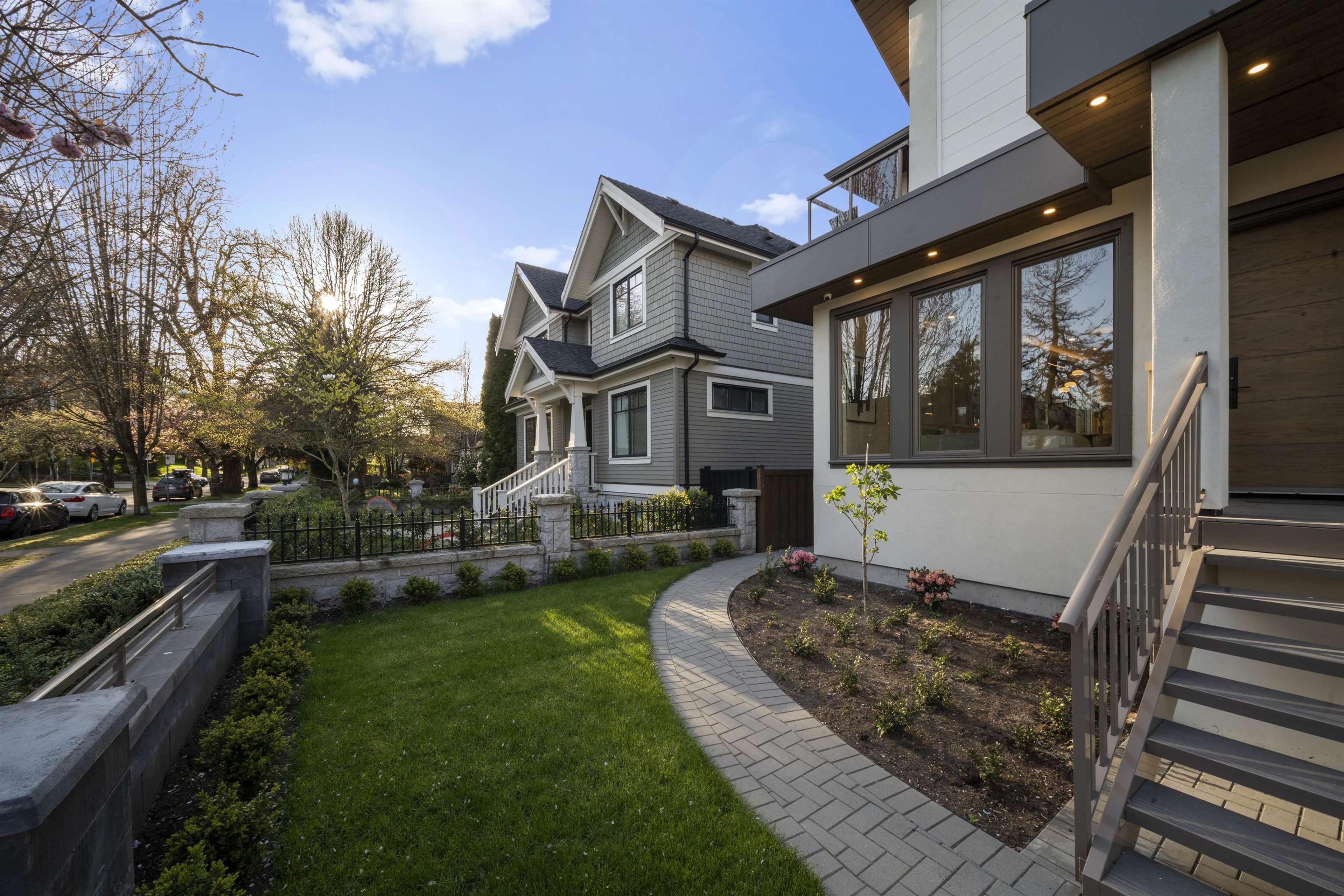 2455 W 10th Avenue, Vancouver - Exteriors - Photo 5