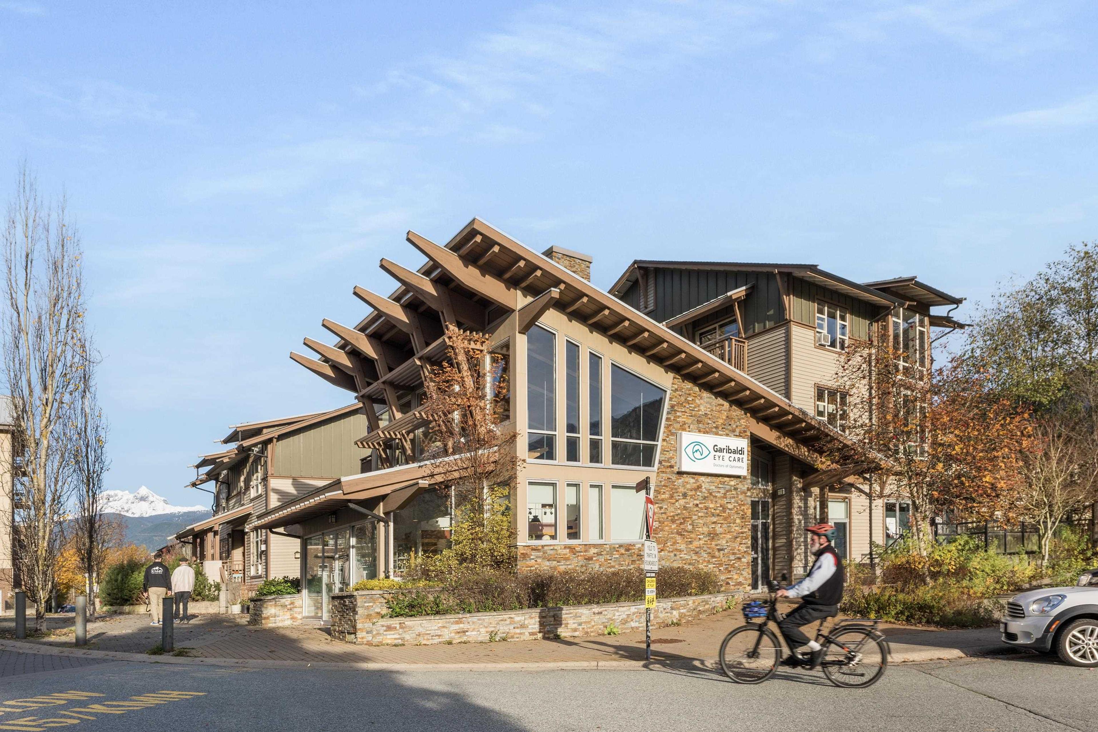 38230 Eaglewind Boulevard, Squamish - Exteriors - Full Complex View - Photo 4