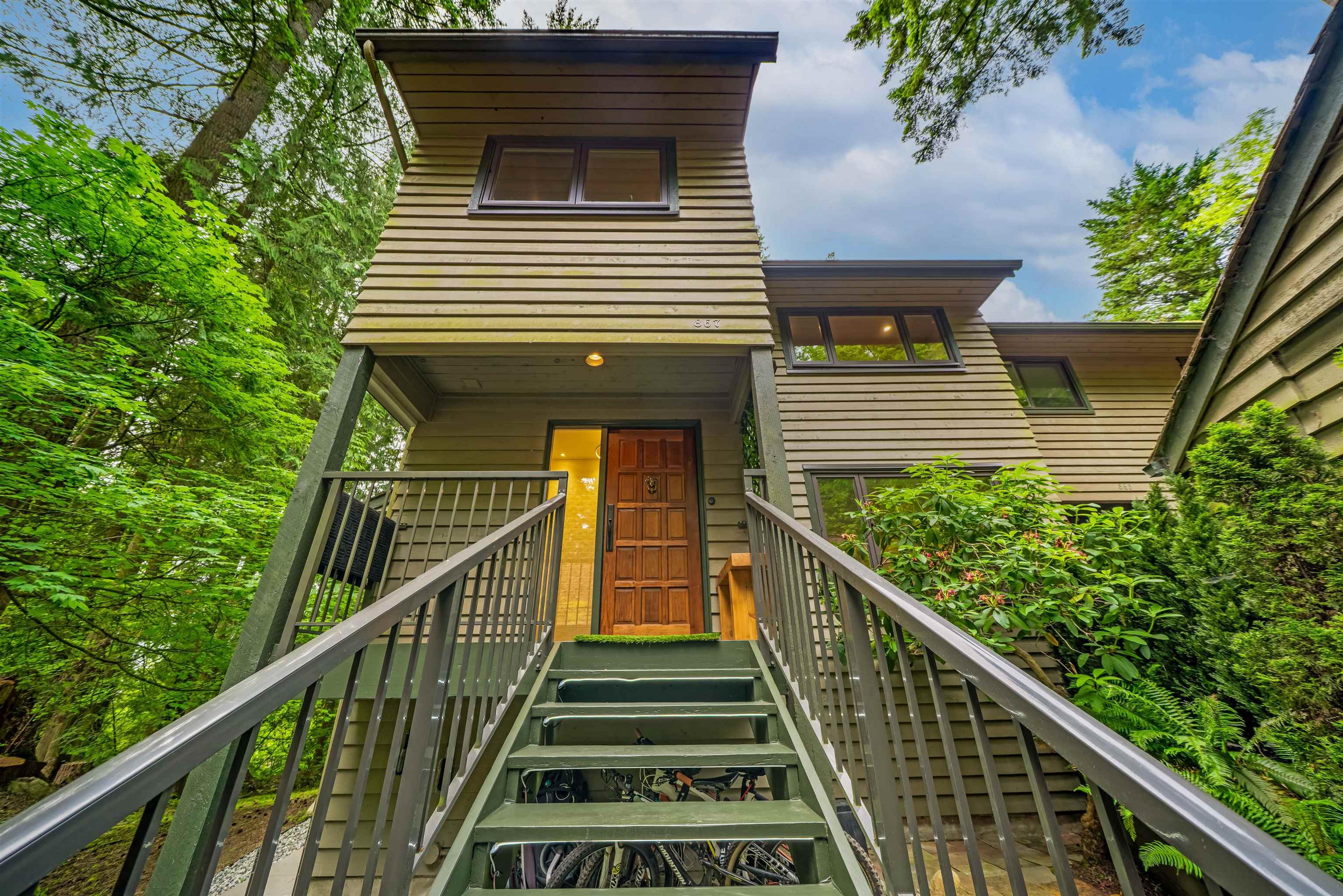 867 Frederick Road, North Vancouver - Exteriors - Photo 2