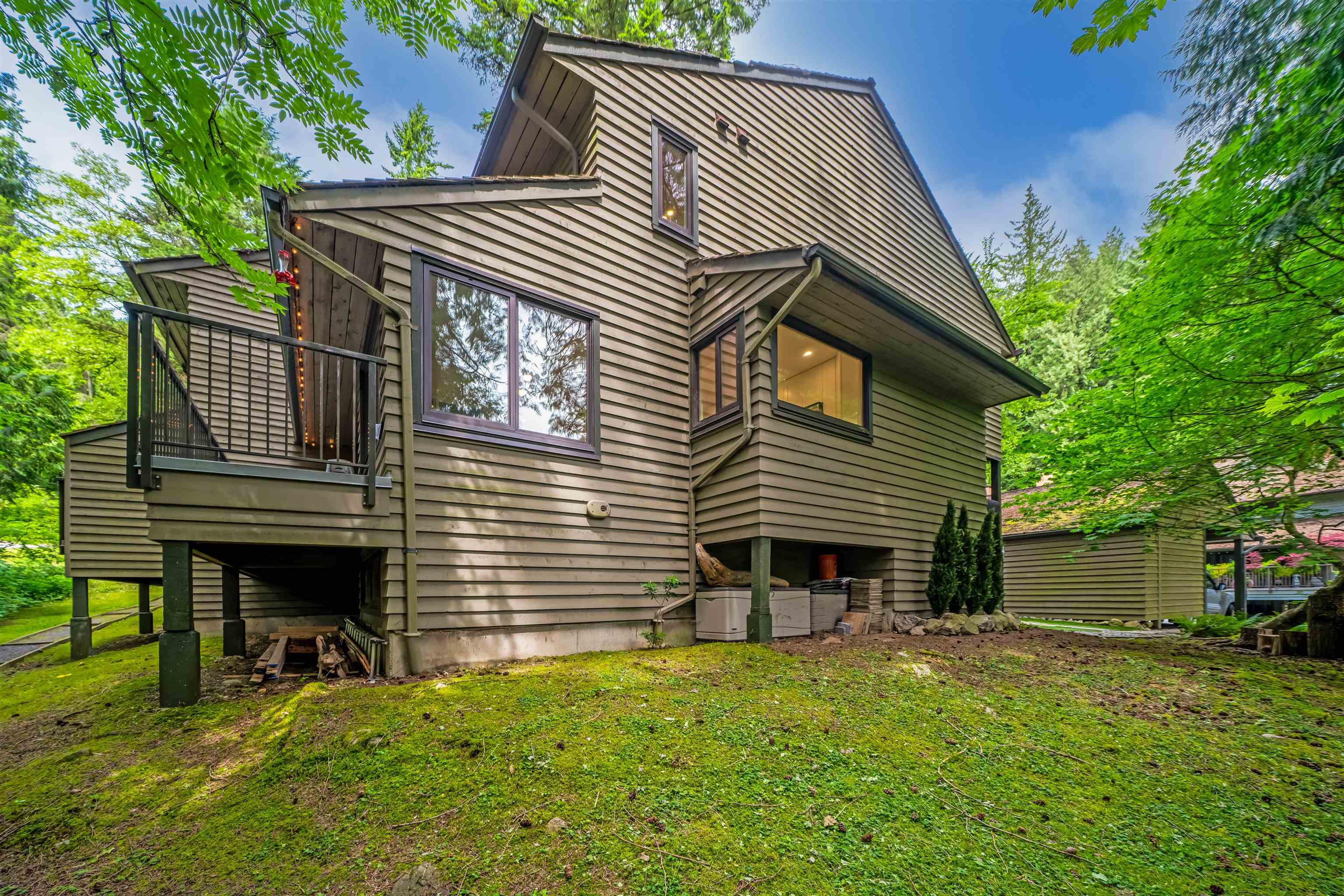 867 Frederick Road, North Vancouver - Exteriors - Photo 3