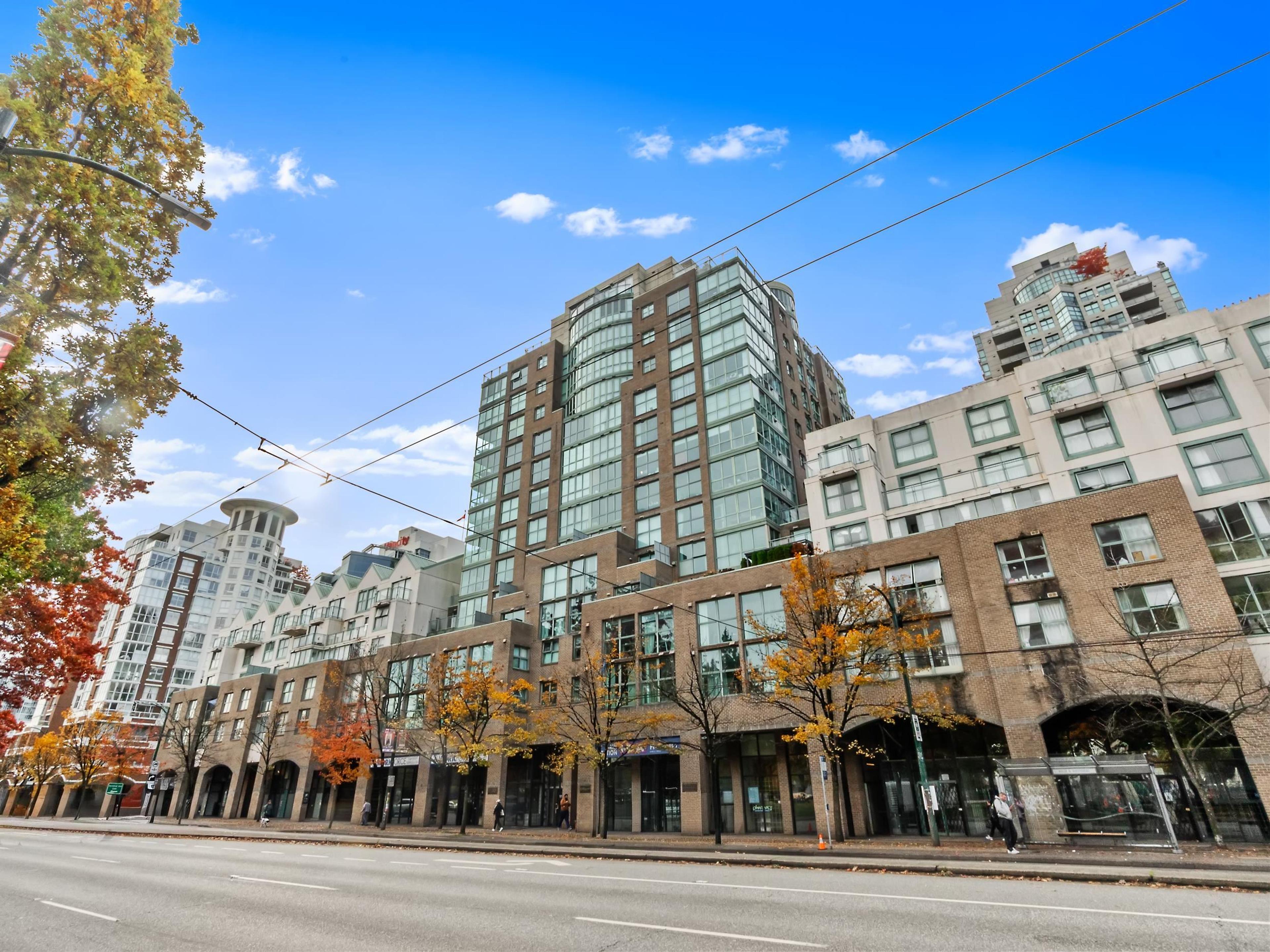 1159 Main Street, Vancouver - Exteriors - Photo 2