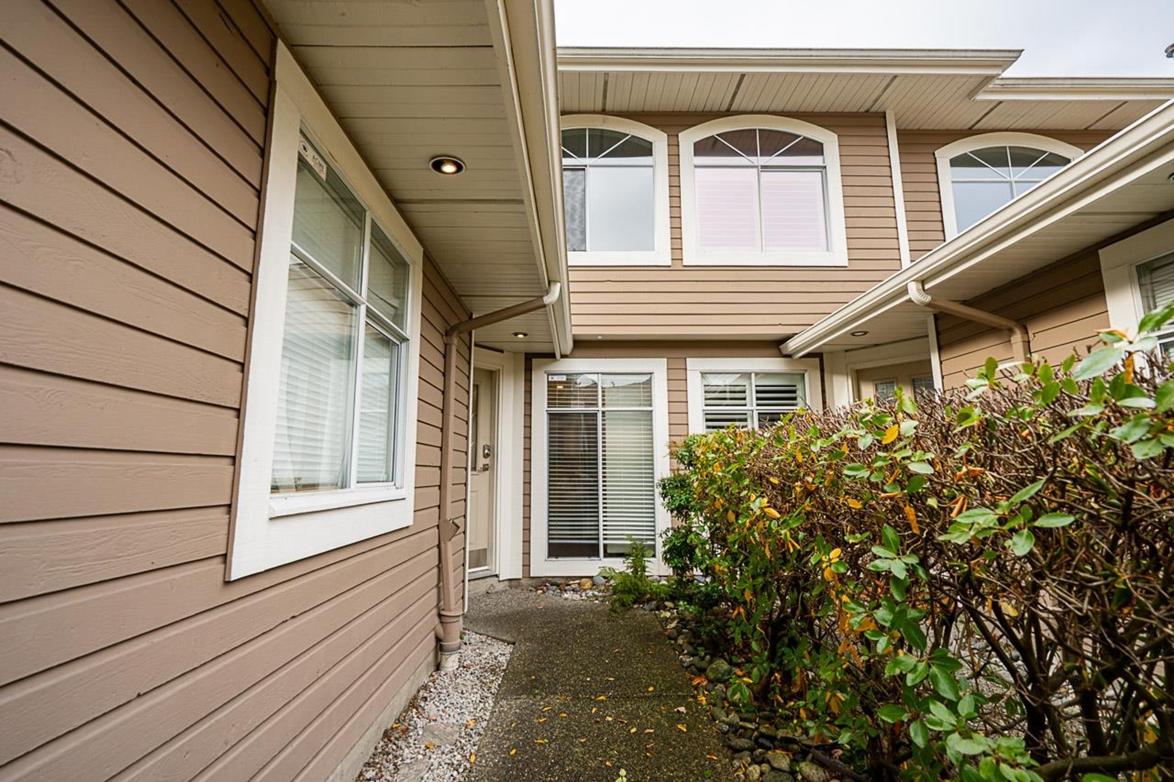 2500 152 Street, Surrey - Exteriors - Photo 4