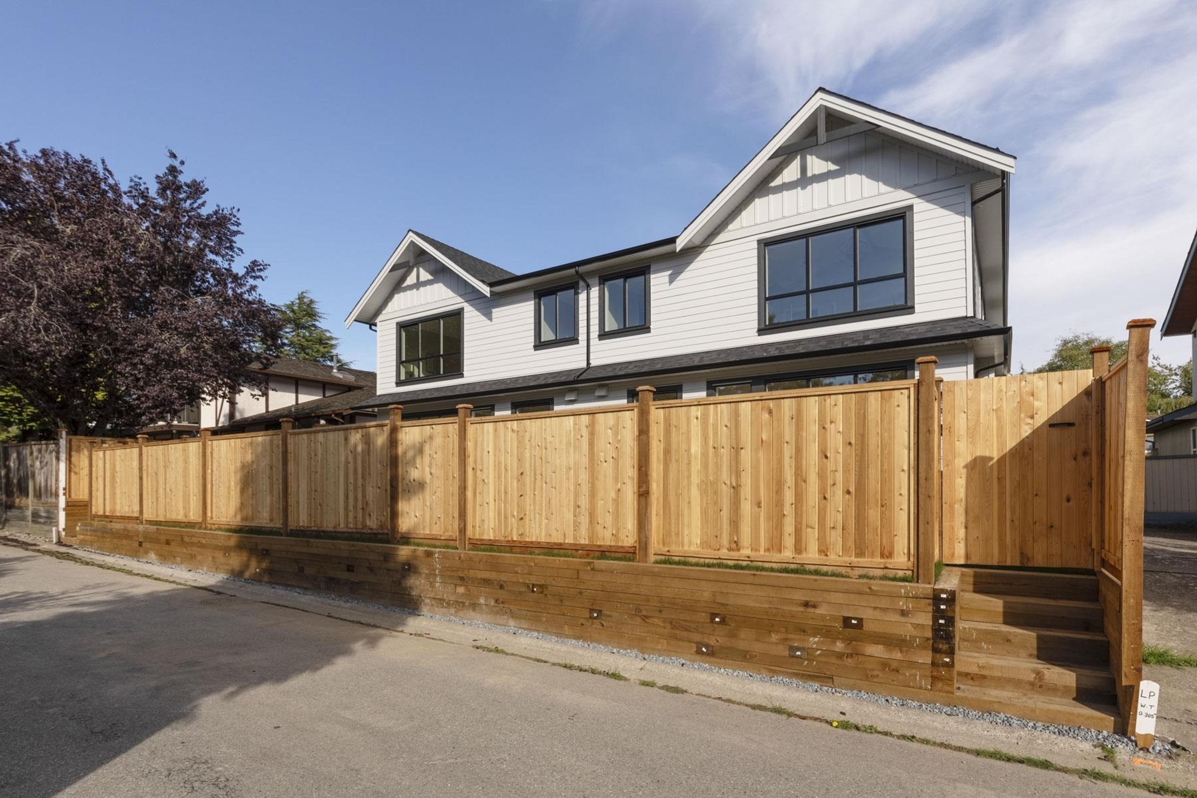 1969 148a Street, Surrey - Exteriors - Photo 4