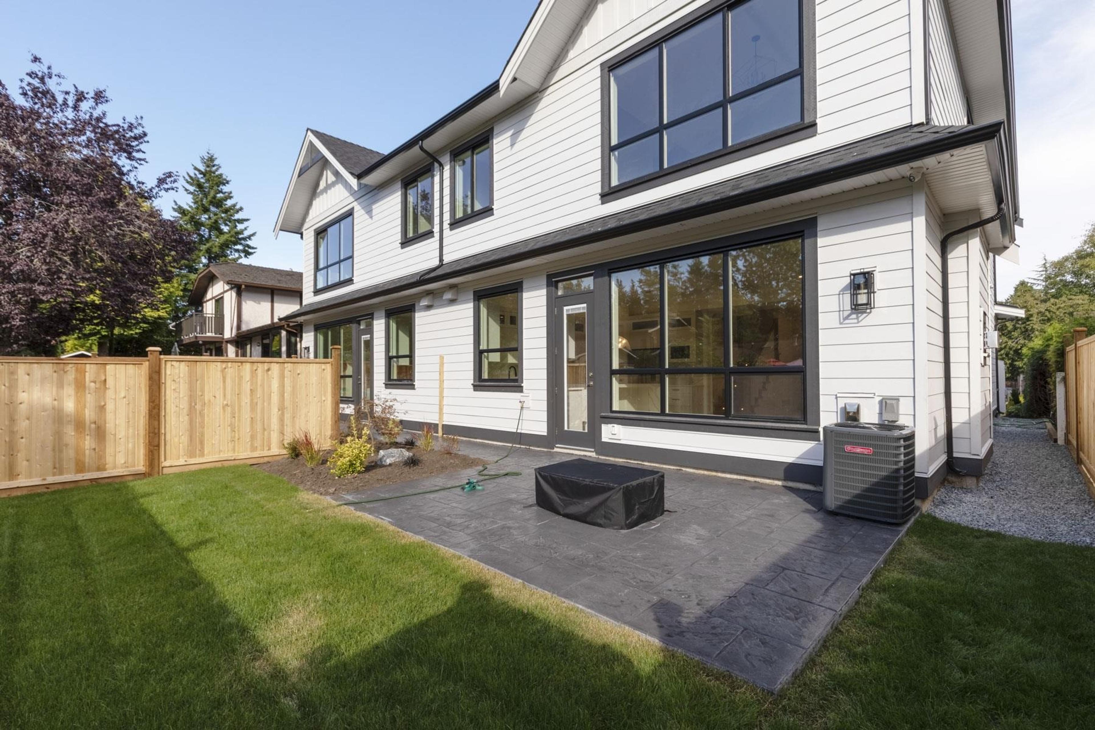 1969 148a Street, Surrey - Exteriors - Photo 5