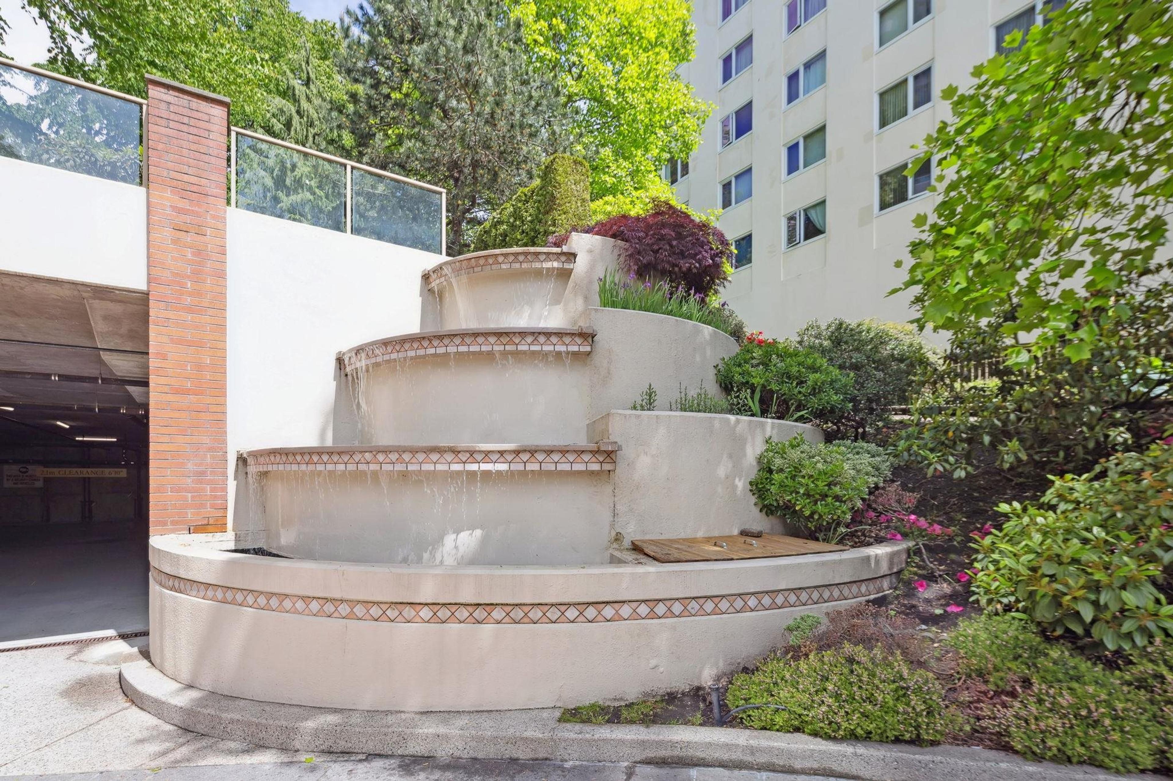 160 W Keith Road, North Vancouver - Exteriors - Photo 3