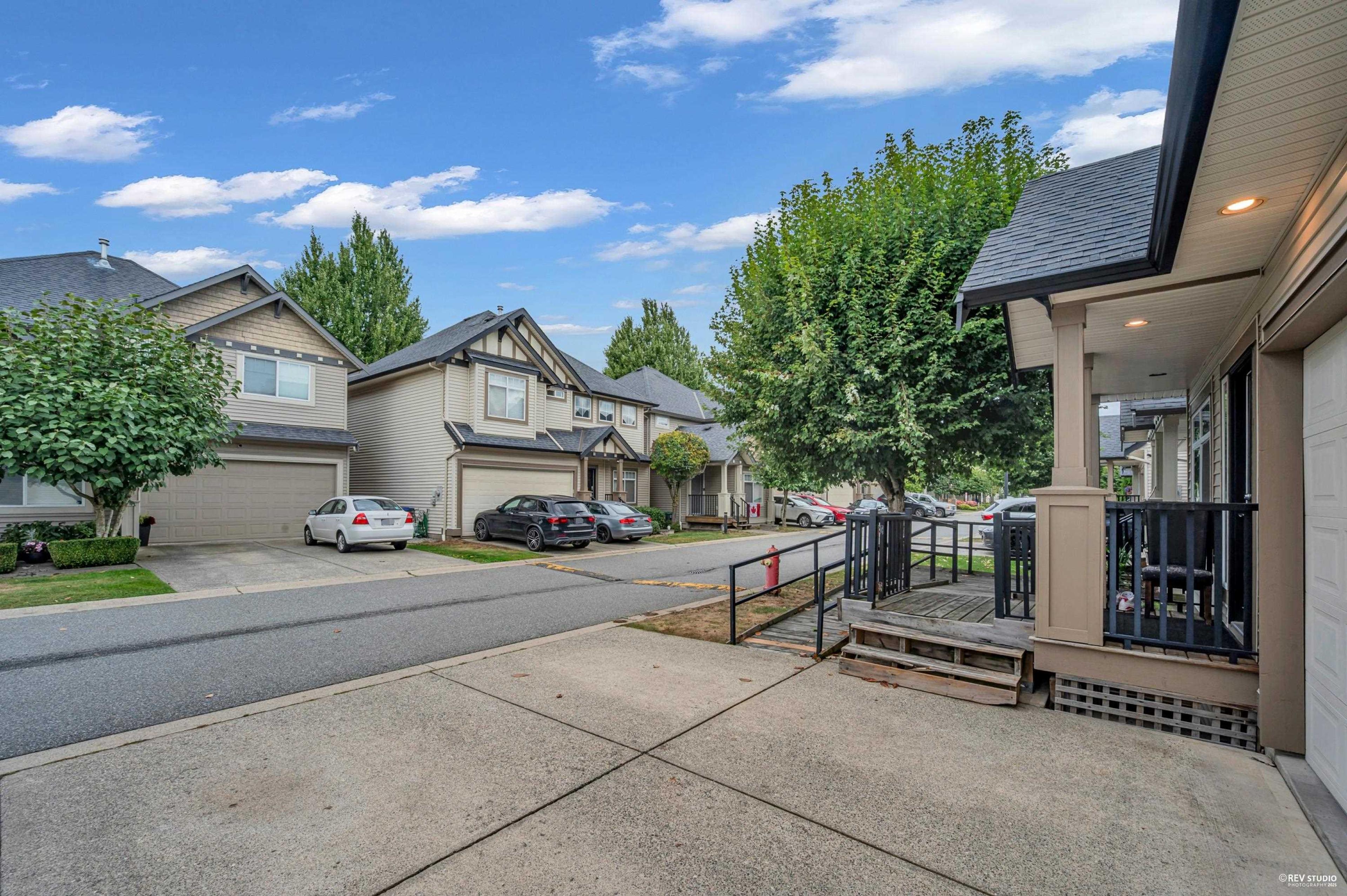 6195 168 Street, Surrey - Exteriors - Photo 4