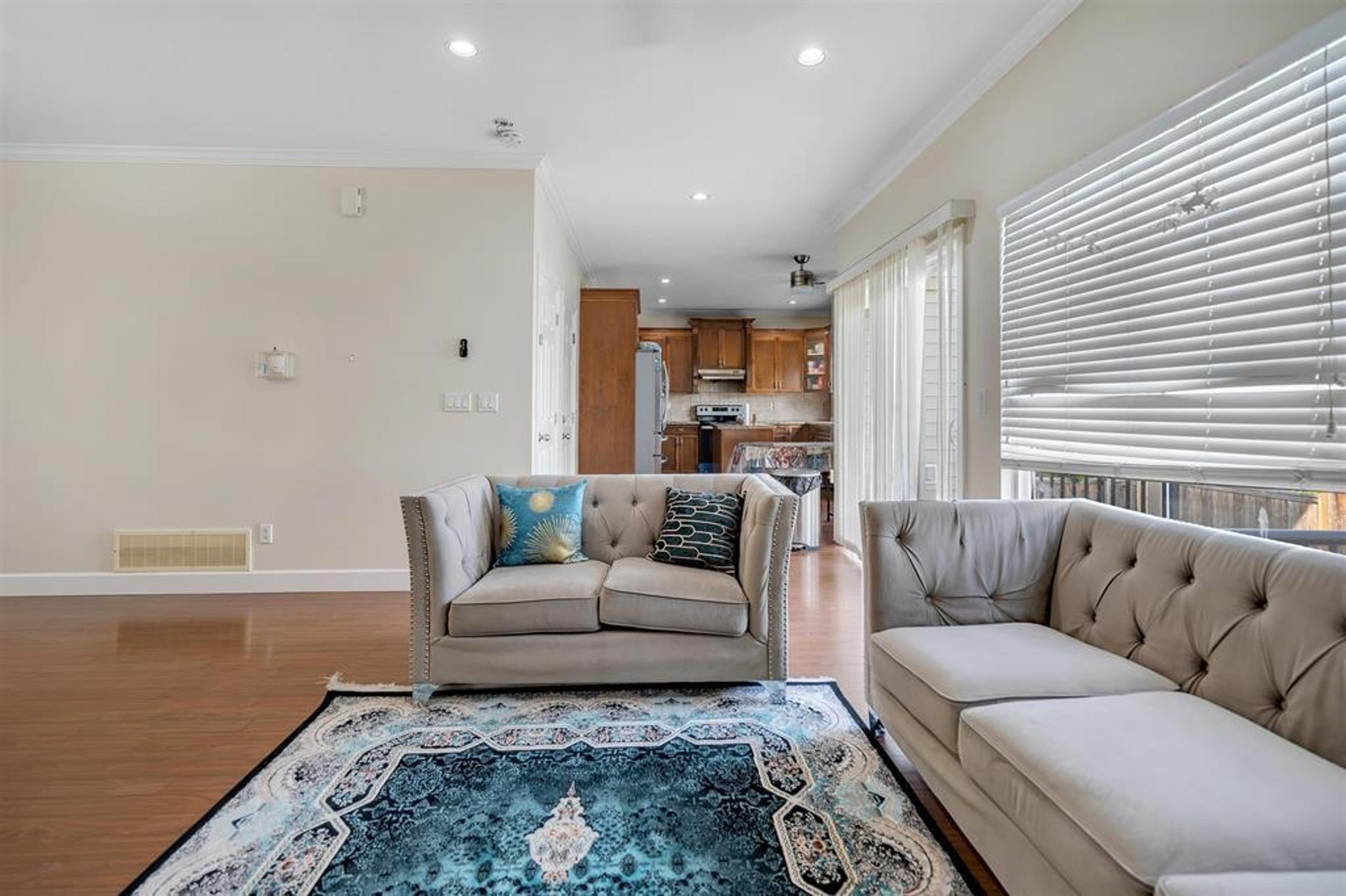 5942 165A STREET - Image 3