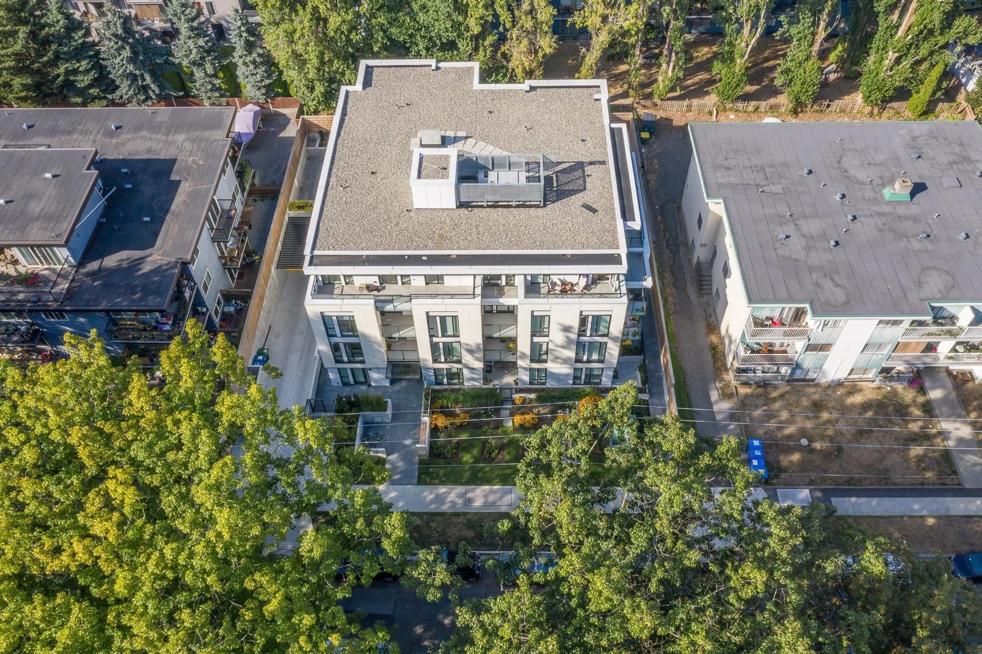 2239 W 7th Avenue, Vancouver - Exteriors - Drone/Aerial View - Photo 3