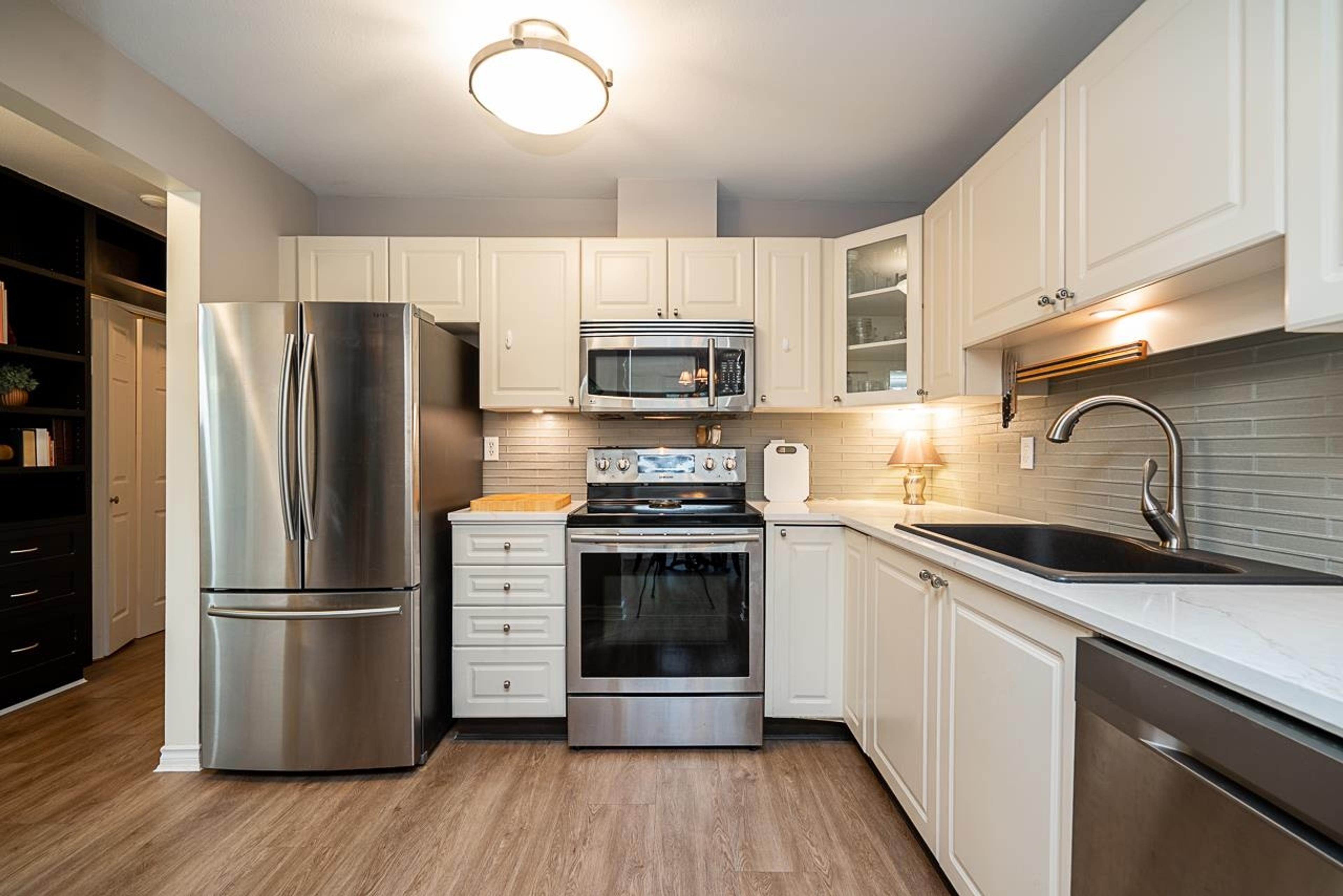 #101 15325 17 AVENUE - Image 3