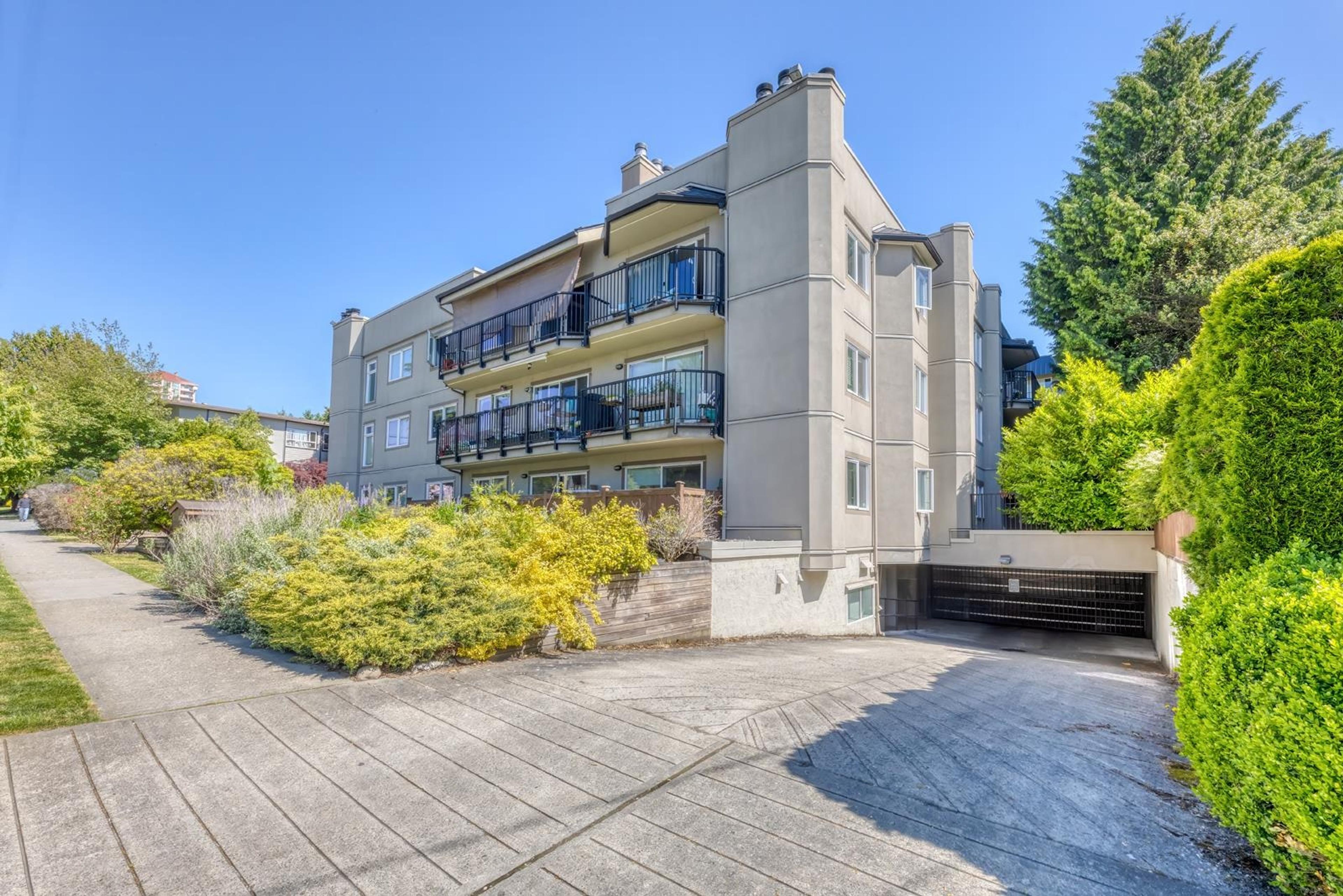 620 Blackford Street, New Westminster - Exteriors - Photo 2