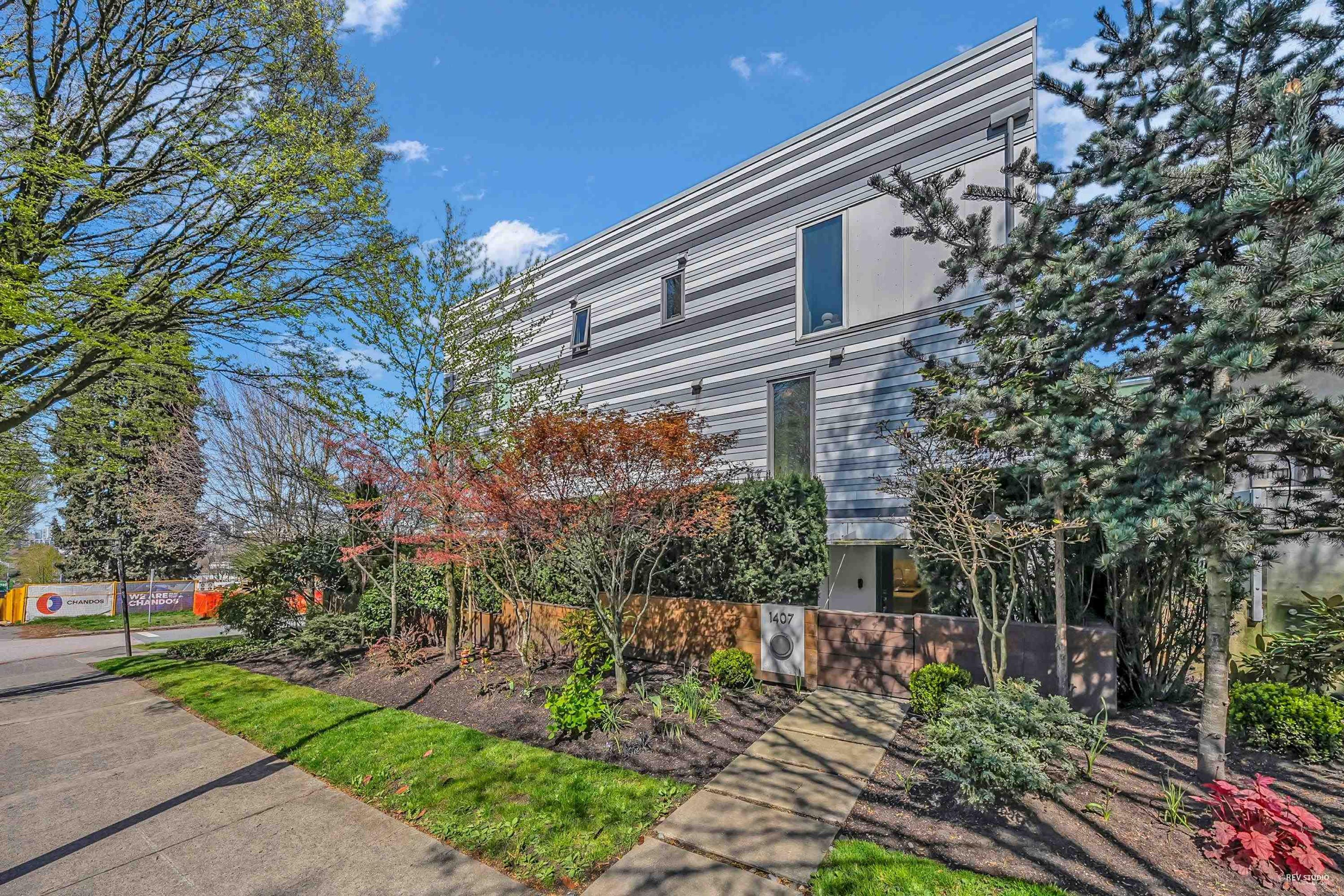 1407 E 1st Avenue, Vancouver - Exteriors - Photo 5