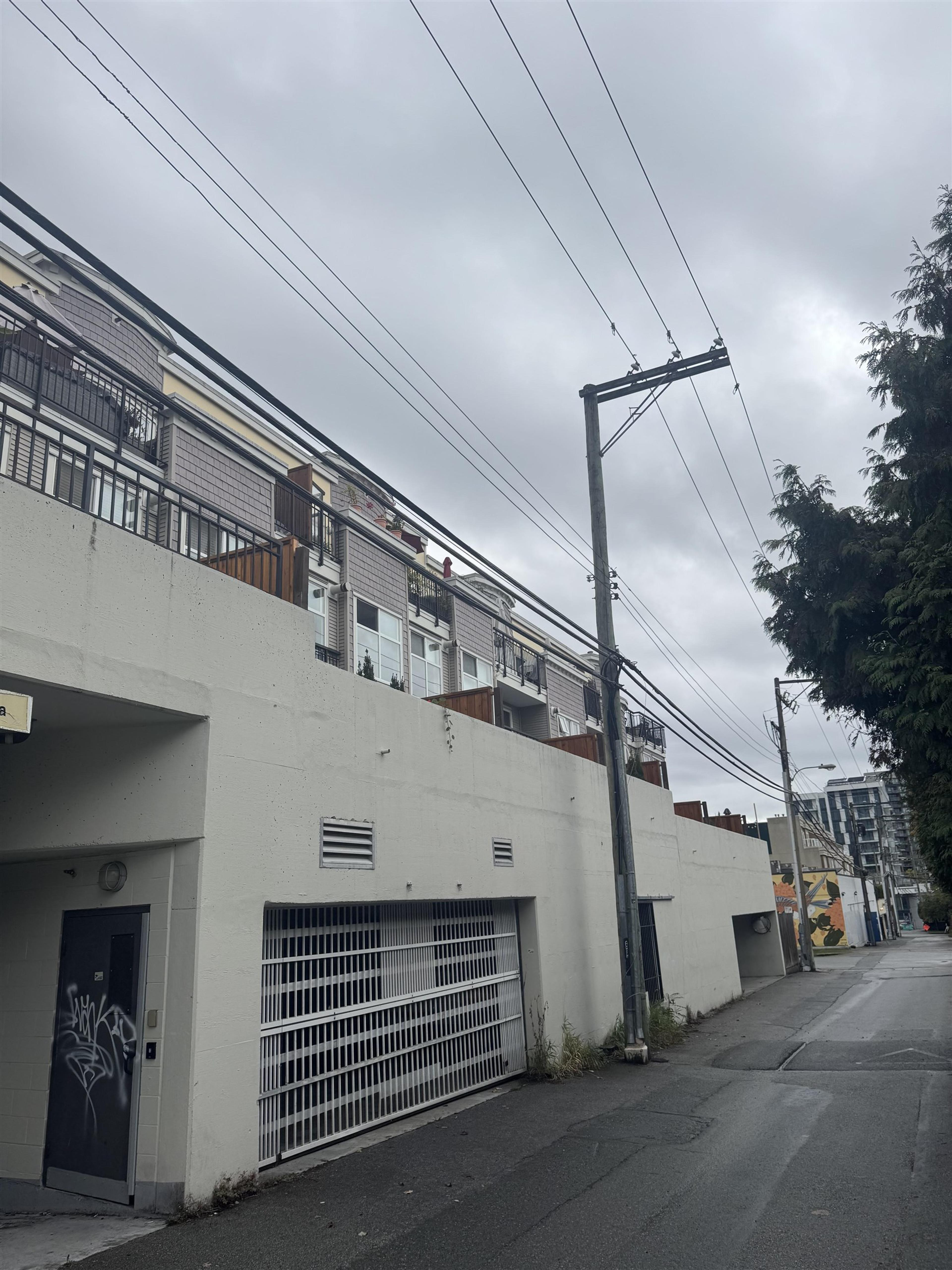 1503 W 65th Avenue, Vancouver - Exteriors - Photo 2